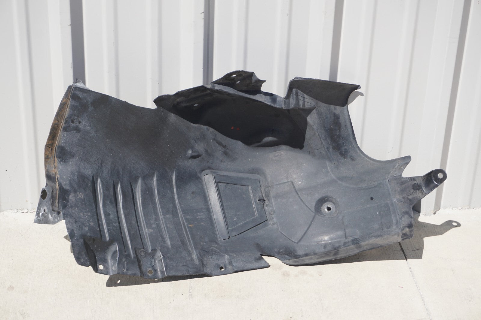 10-15 Mercedes W207 E350 Coupe Front Right Passenger Fender Liner Splash OEM