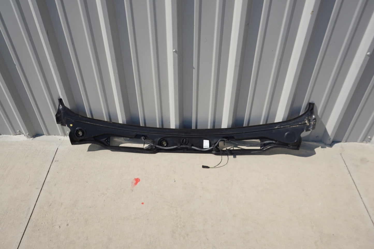 2007-2013 BMW 335I E92 E93 FRONT WINDSHIELD WIPER VENT GRILL COVER PANEL OEM