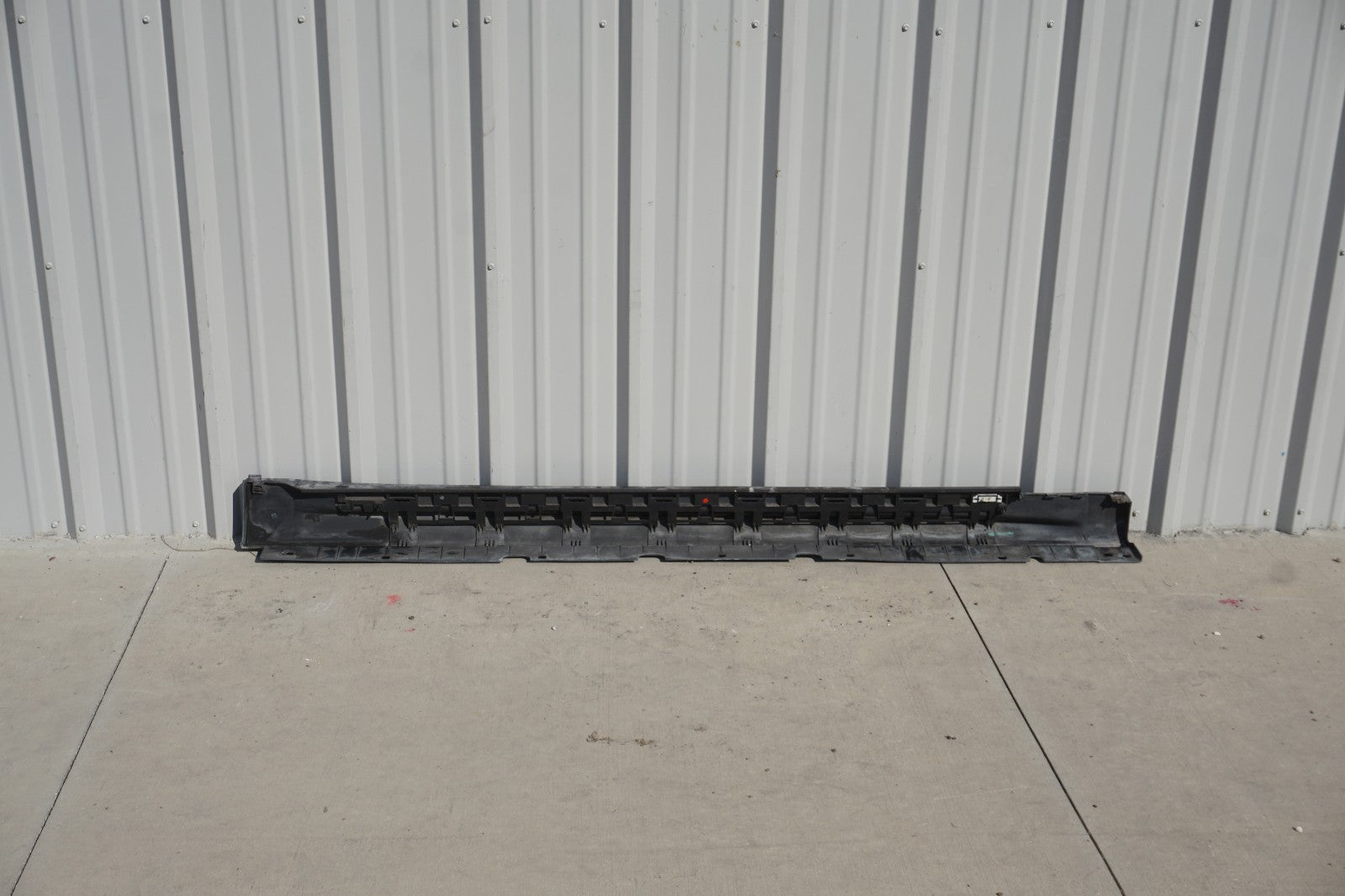 2017 - 2019 ALFA ROMEO STELVIO LEFT DRIVER SIDE DOOR SKIRT ROCKER PANEL OEM