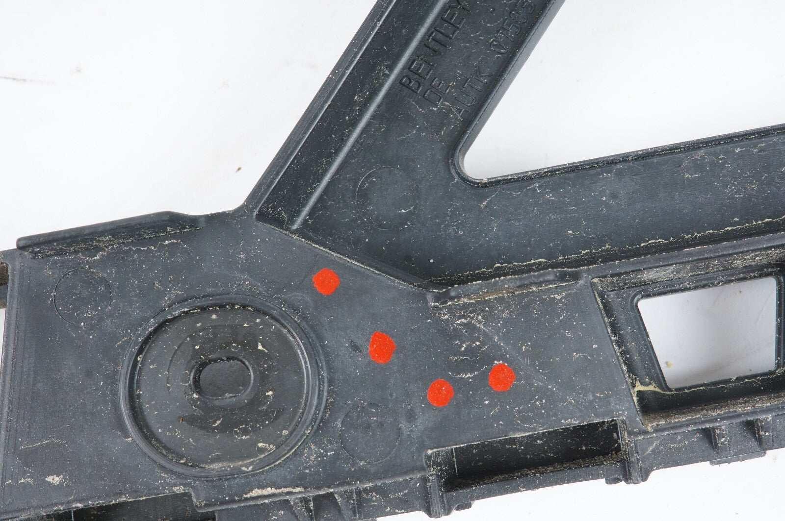 2010-2020 BENTLEY MULSANNE  REAR BUMPER OFFSIDE RIGHT BRACKET SUPPORT OEM