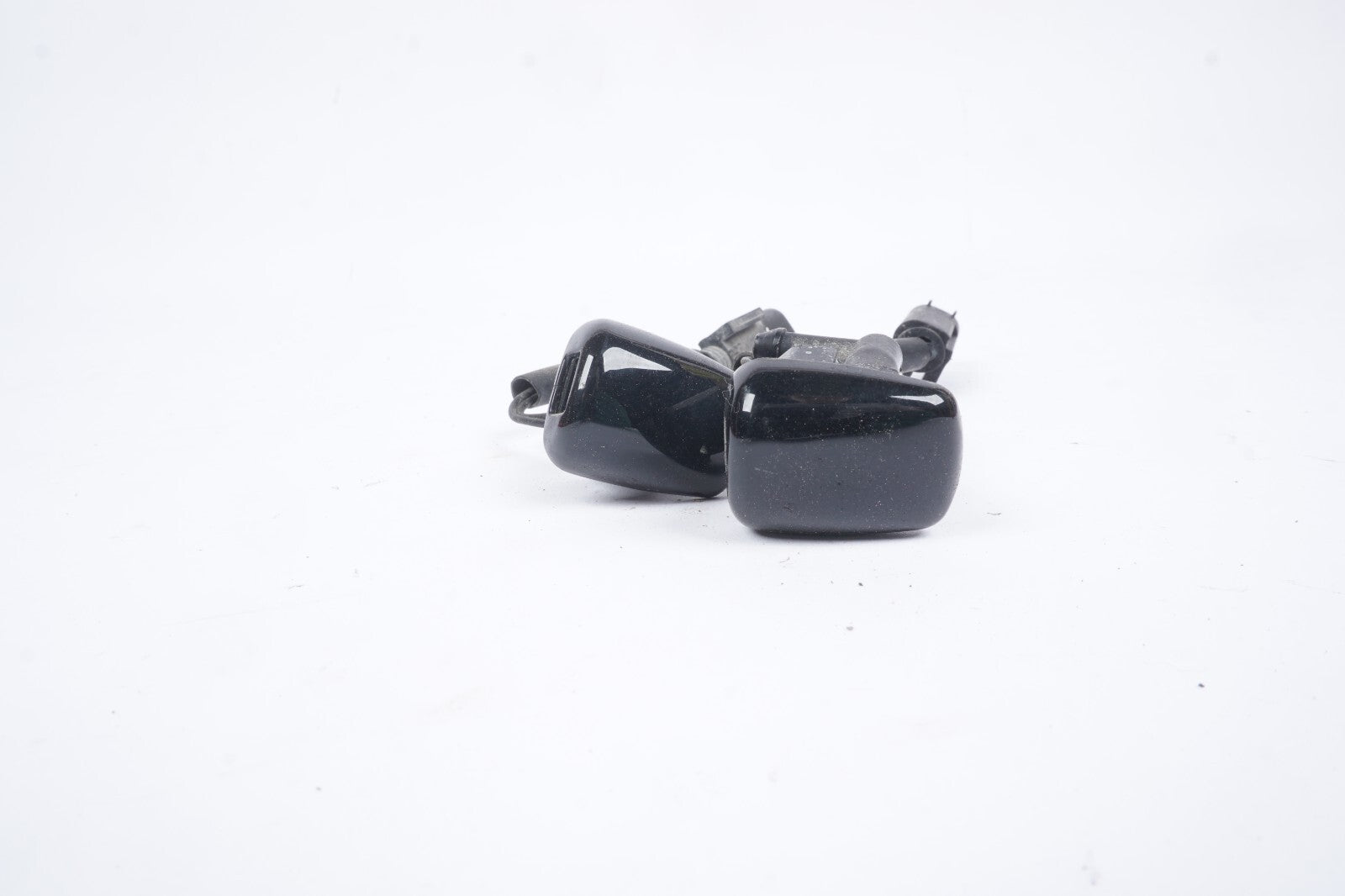 2006 - 2010  BMW 650i E64 Windshield Washer Sprayer Jet Nozzle 2pcs  OEM