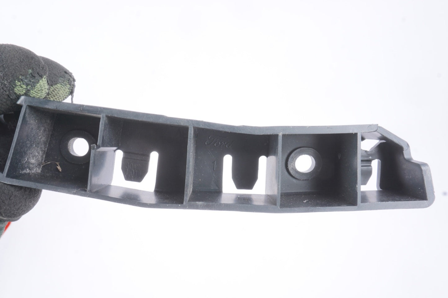 2012 - 2018 Ford Focus Front Bumper Left Driver Side Retainer Bracket Frame OEM