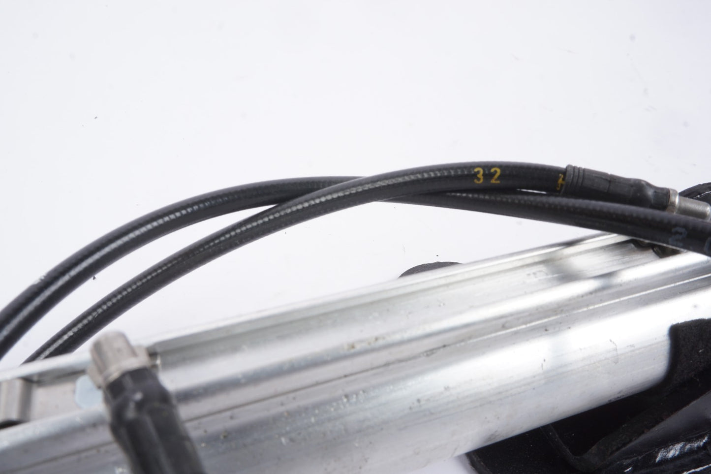 2006  - 2013 VOLVO C70 CONVERTIBLE ROOF TOP HYDRAULIC SHOCK LINE 31 OEM