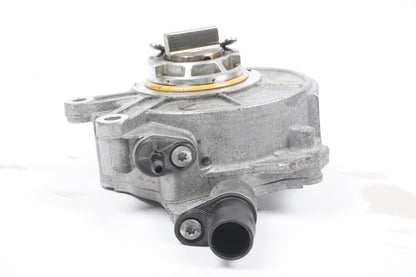 13 - 18 BMW 550I 650I 750I 4.4L N63 Vacuum Pump Right Passenger Side OEM