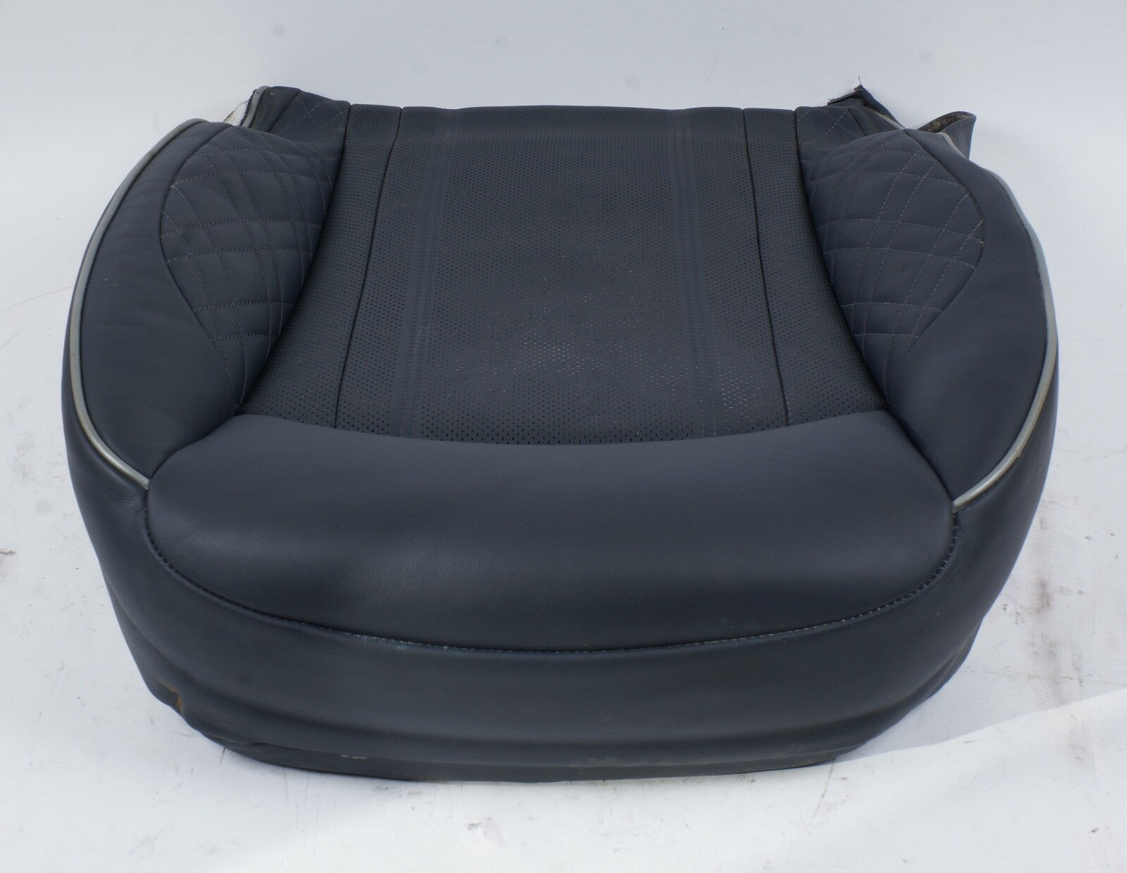 11-20 BENTLEY MULSANNE FRONT RIGHT SIDE SEAT LEATHER BUTTOM CUSHION BLUE