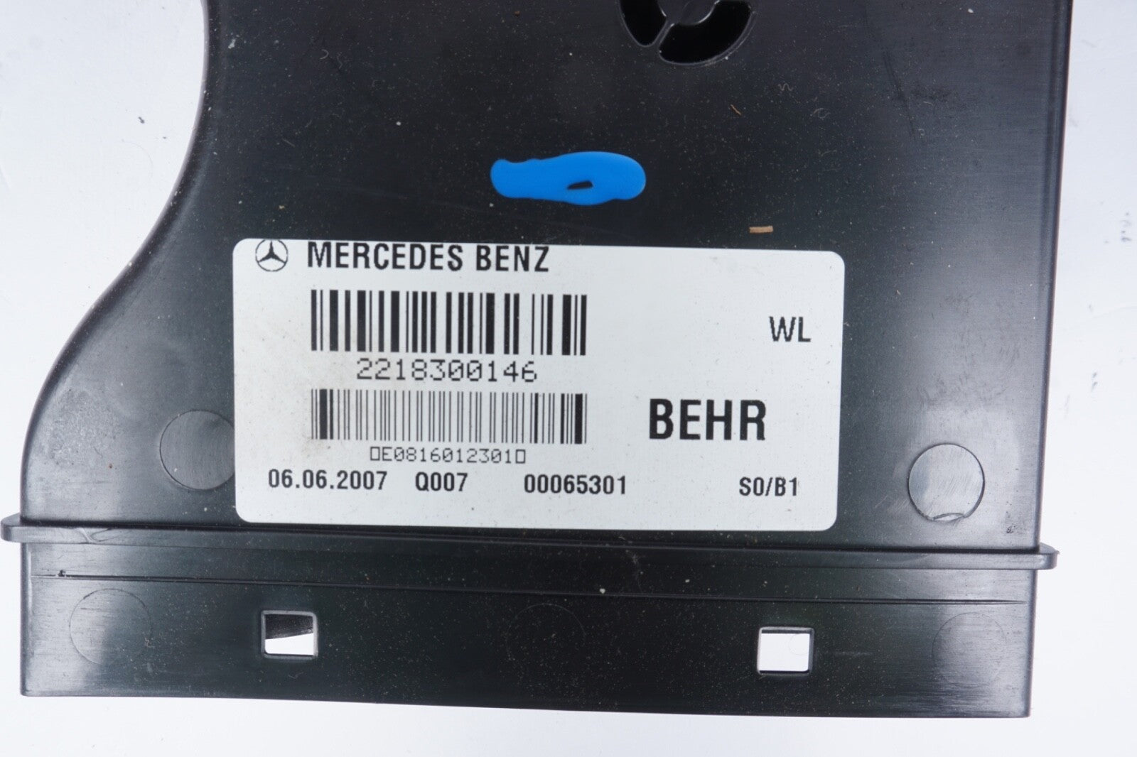 07-13 Mercedes W221 W216 S550 CL63 Left Bottom Rear Air Deflector Vent Duct