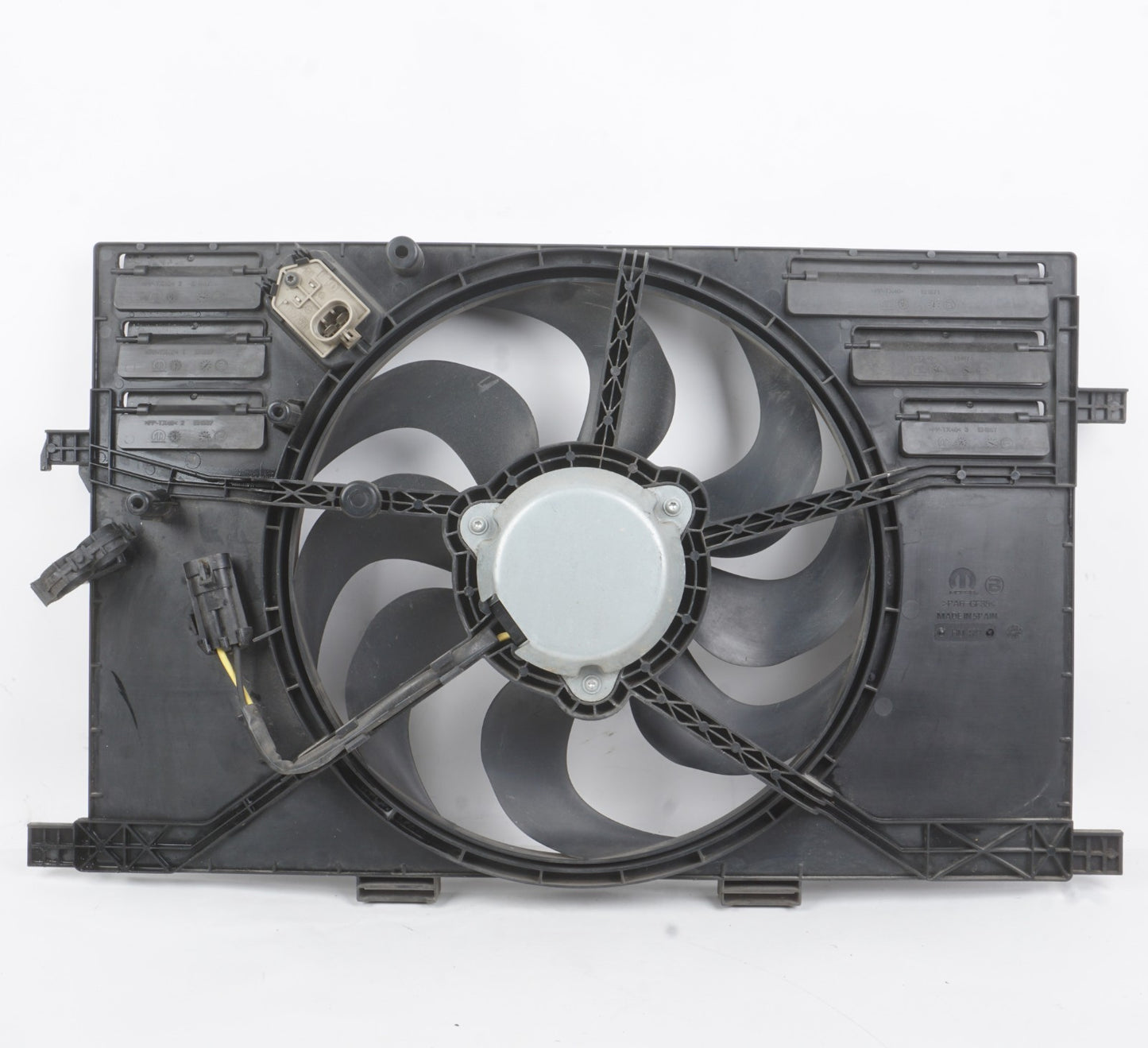 2015-2018 Jeep Renegade 2.4l  Engine Radiator Cooling Fan Motor Assembly OEM
