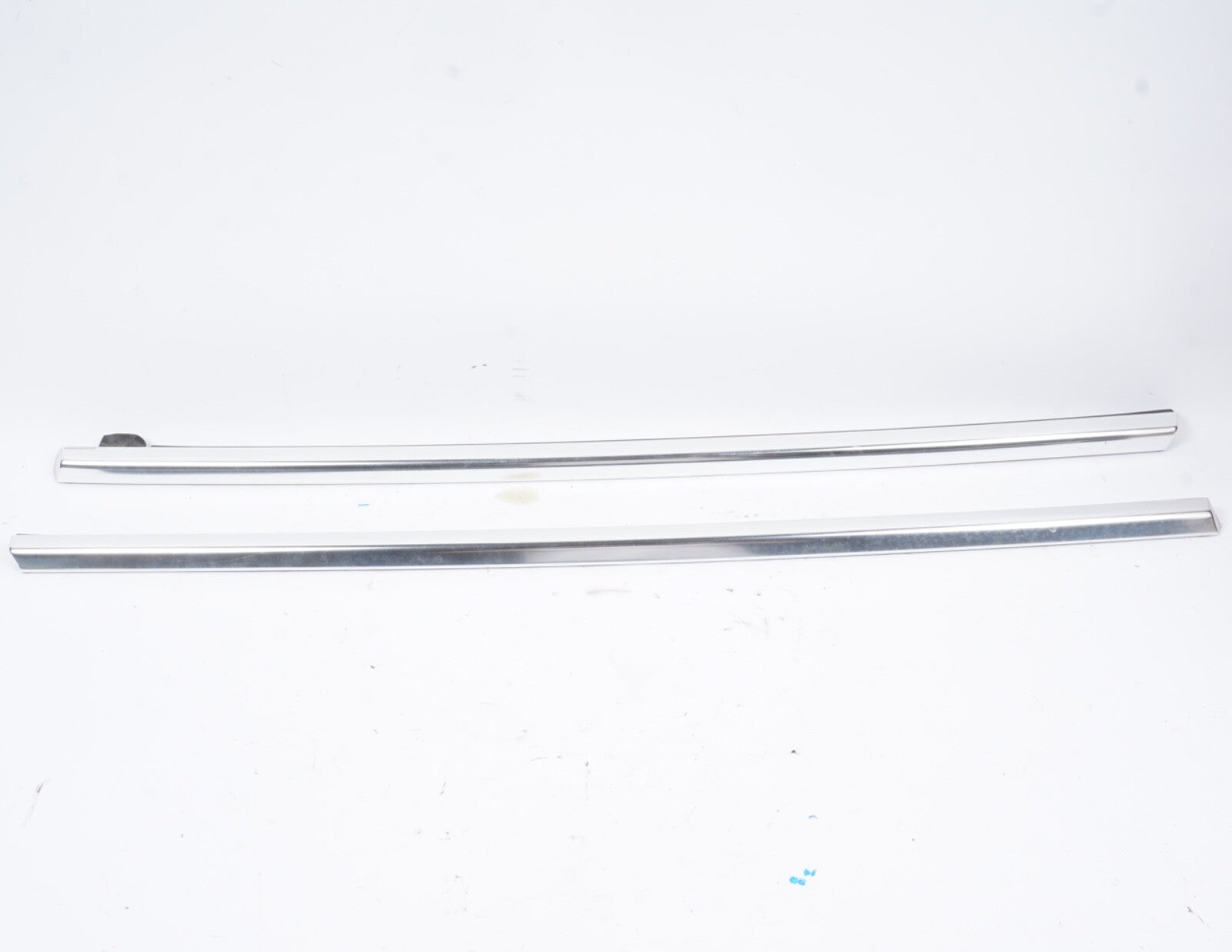 11-17 Mercedes E550 E350 Convertible REAR WINDOW MOLDING LEFT RIGHT PAIR TRIM