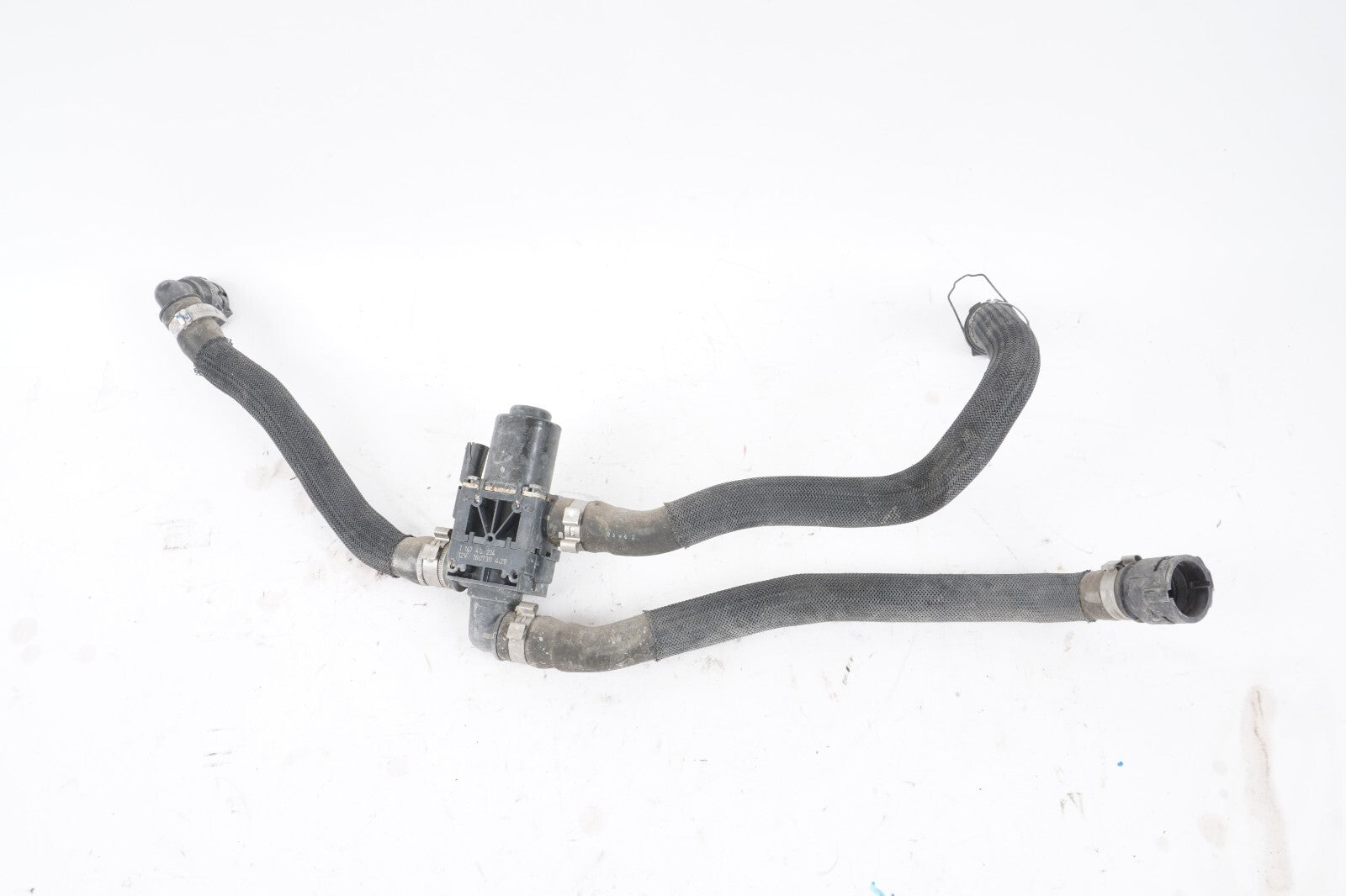 17 - 19 Alfa Romeo Giulia 2.0L ENGINE WATER HEATER VALVE 50533799 OEM