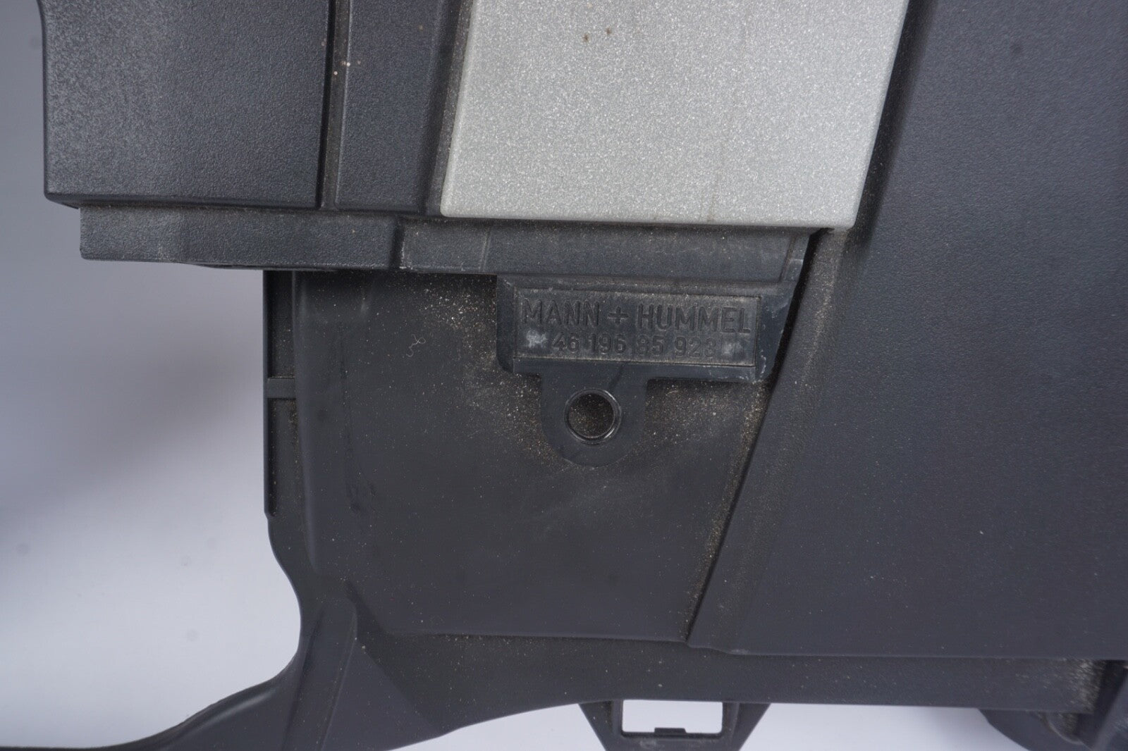 06-12 Mercedes X164 GL450 ML350 Engine Air Intake Cleaner Filter Box Cover OEM
