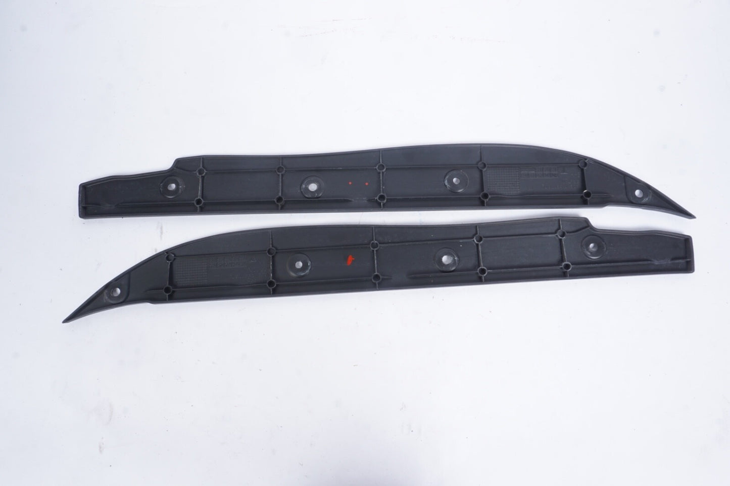 2011 - 2018 Porsche Cayenne Left Right Fender Seal Cover