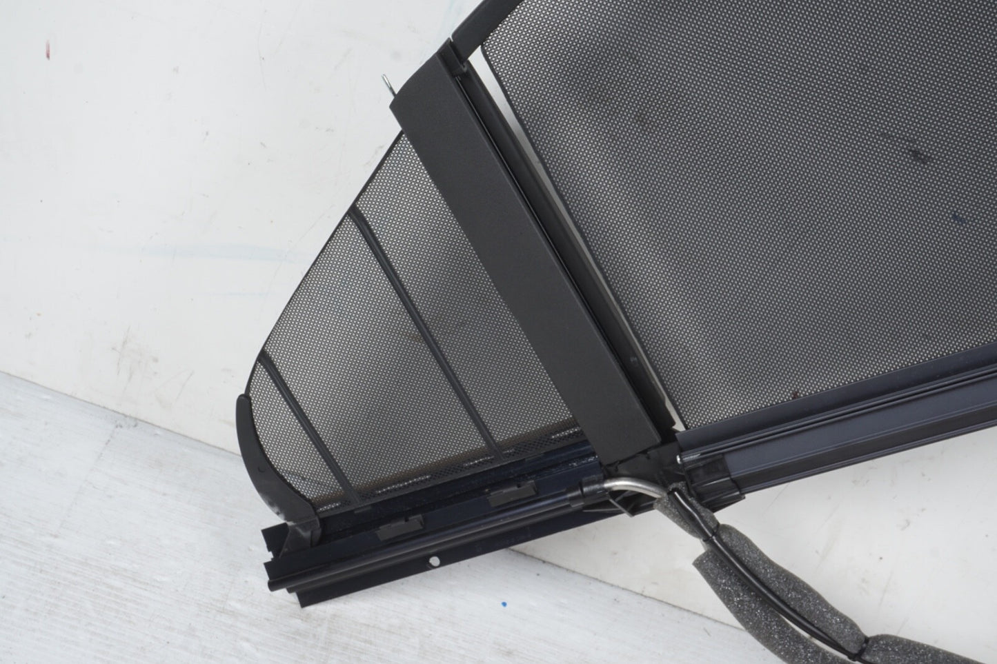 07-13 Mercedes W221 S400 S350 S550 S600 Rear Left Door Window Sun Shade Sunshade