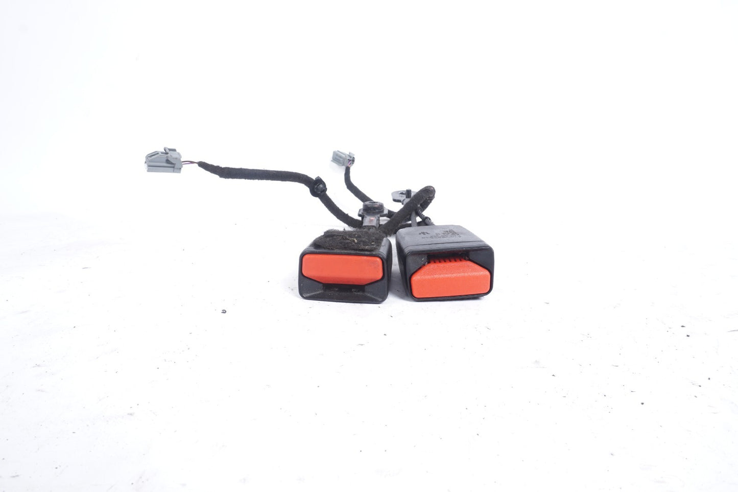 2014-2019 Maserati Ghibli Front Seat Belt Buckle Latch  Left & Right  OEM