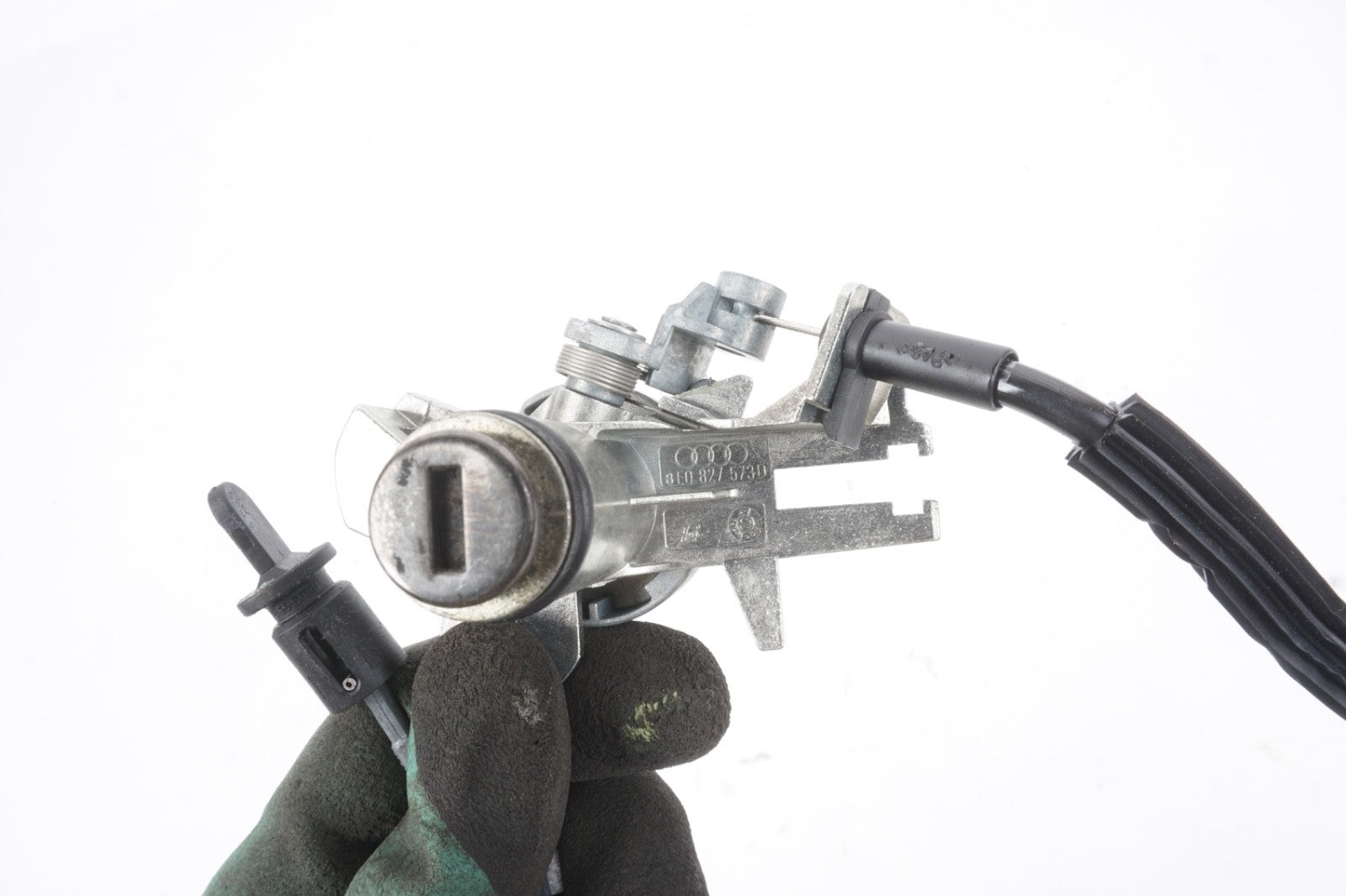 2011 - 2013 Audi A8 Quattro Ignition Switch Cylinder W/ KEY OEM
