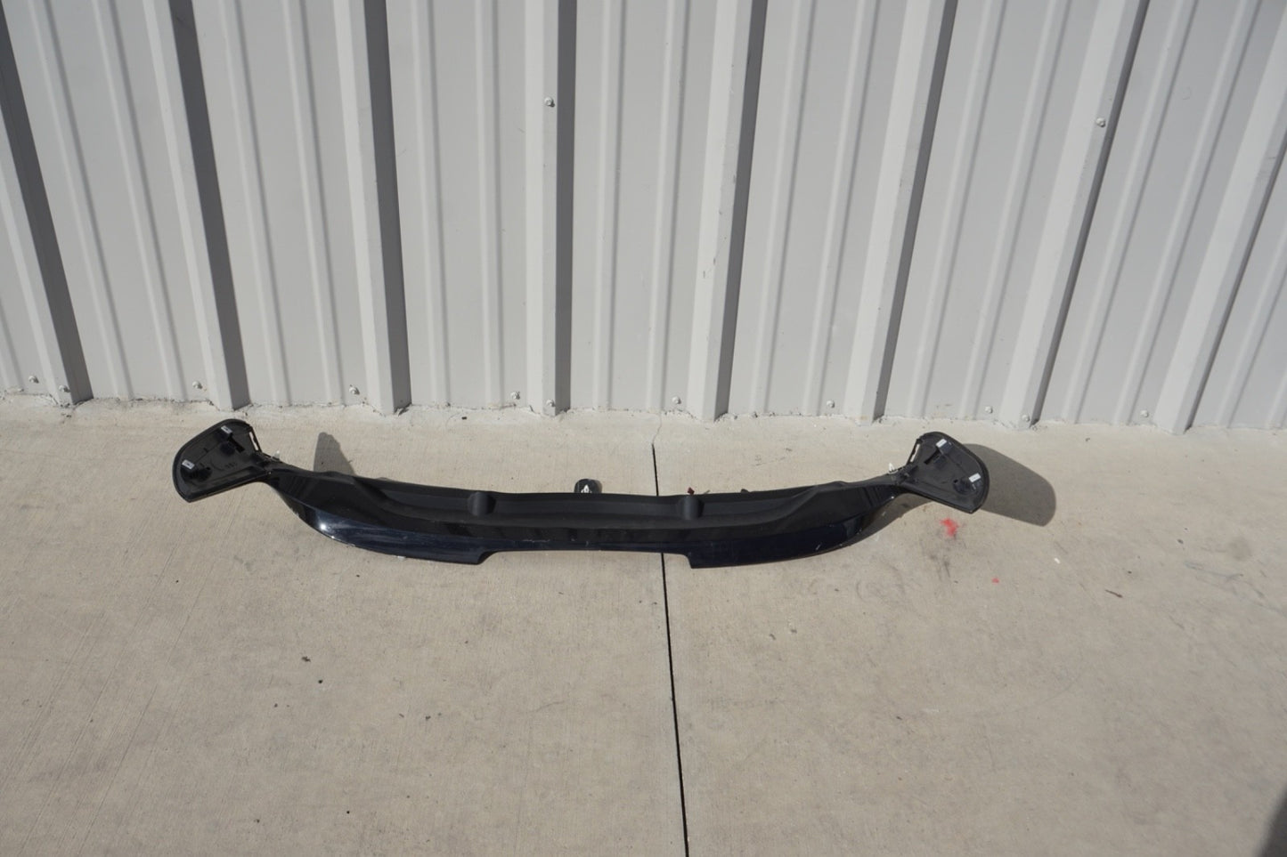 2018 - 2023 BMW X2 F39 REAR LIFTGATE UPPER SPOILER DEFLECTOR MOLDING PANEL OEM