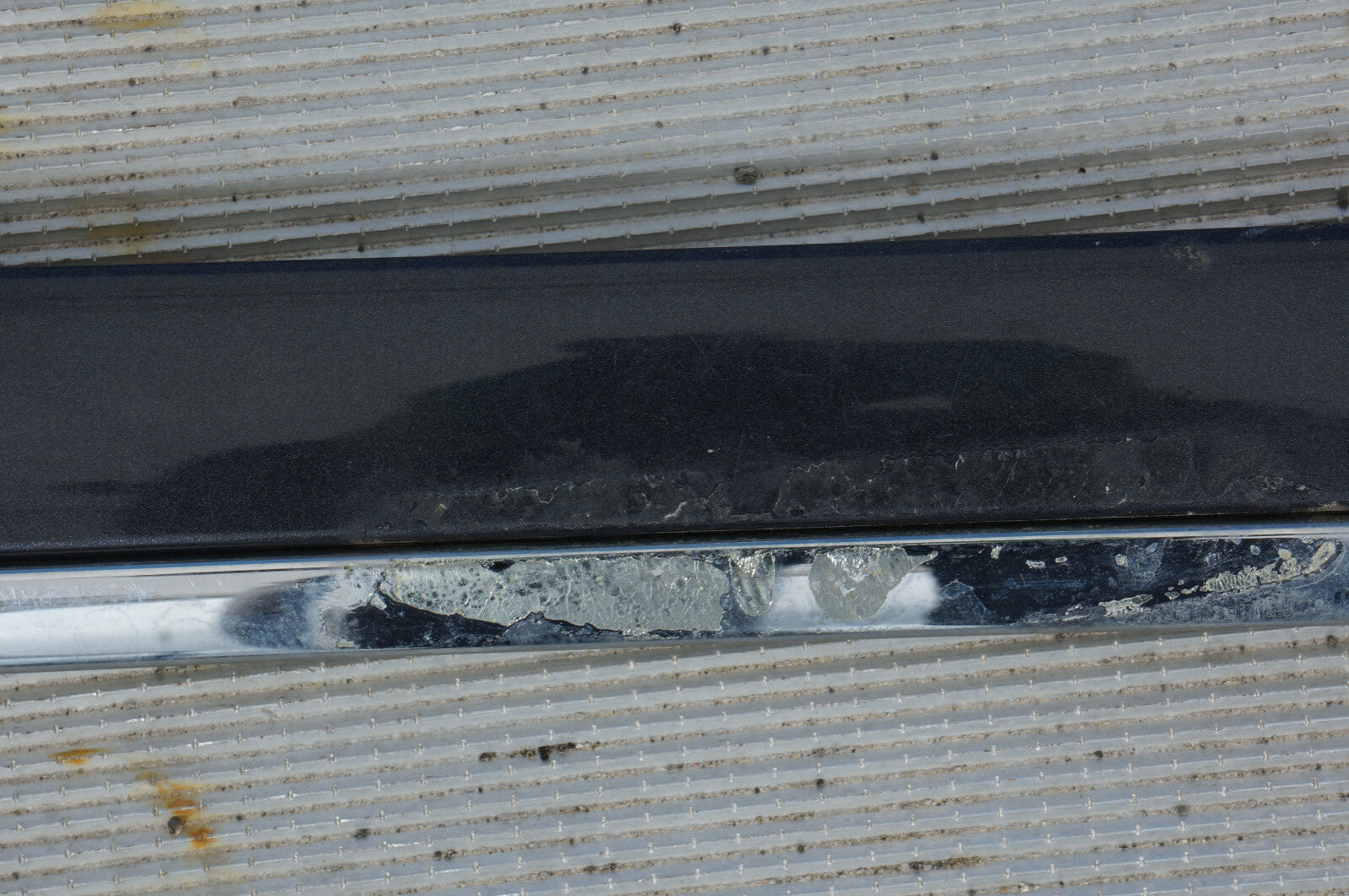04-10 AUDI A8 A8L FRONT RIGHT PASSENGER SIDE DOOR MOLDING TRIM OEM
