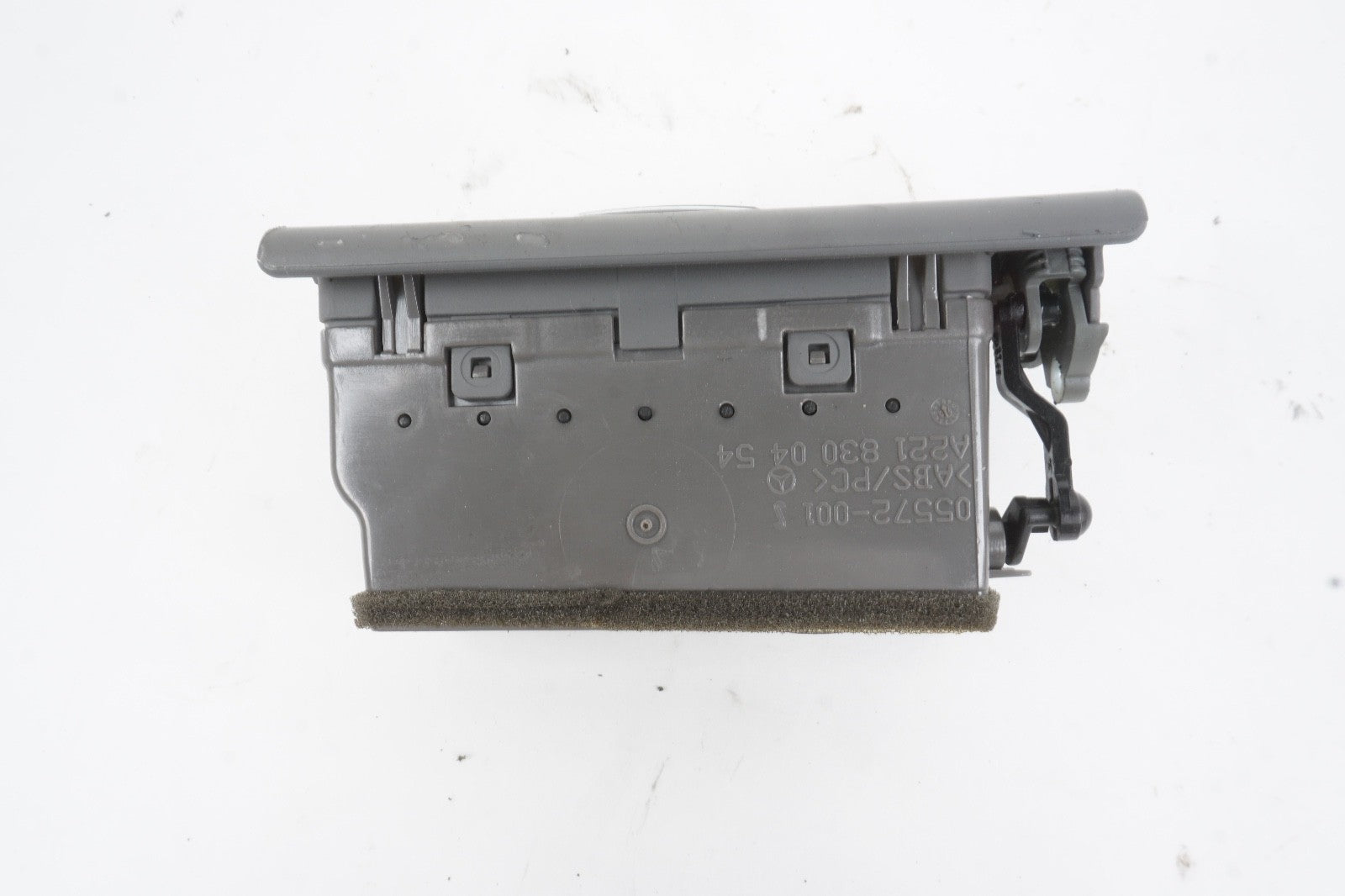 2007 - 2013 MERCEDES S550 W221 B PILLAR AC AIR VENT RIGHT GRAY OEM