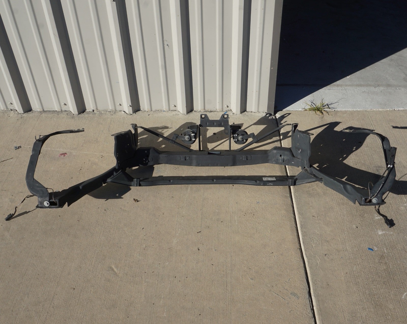 03-08 Mercedes R230 SL500 SL55 Upper Radiator Support Core Headlight Bracket Oem