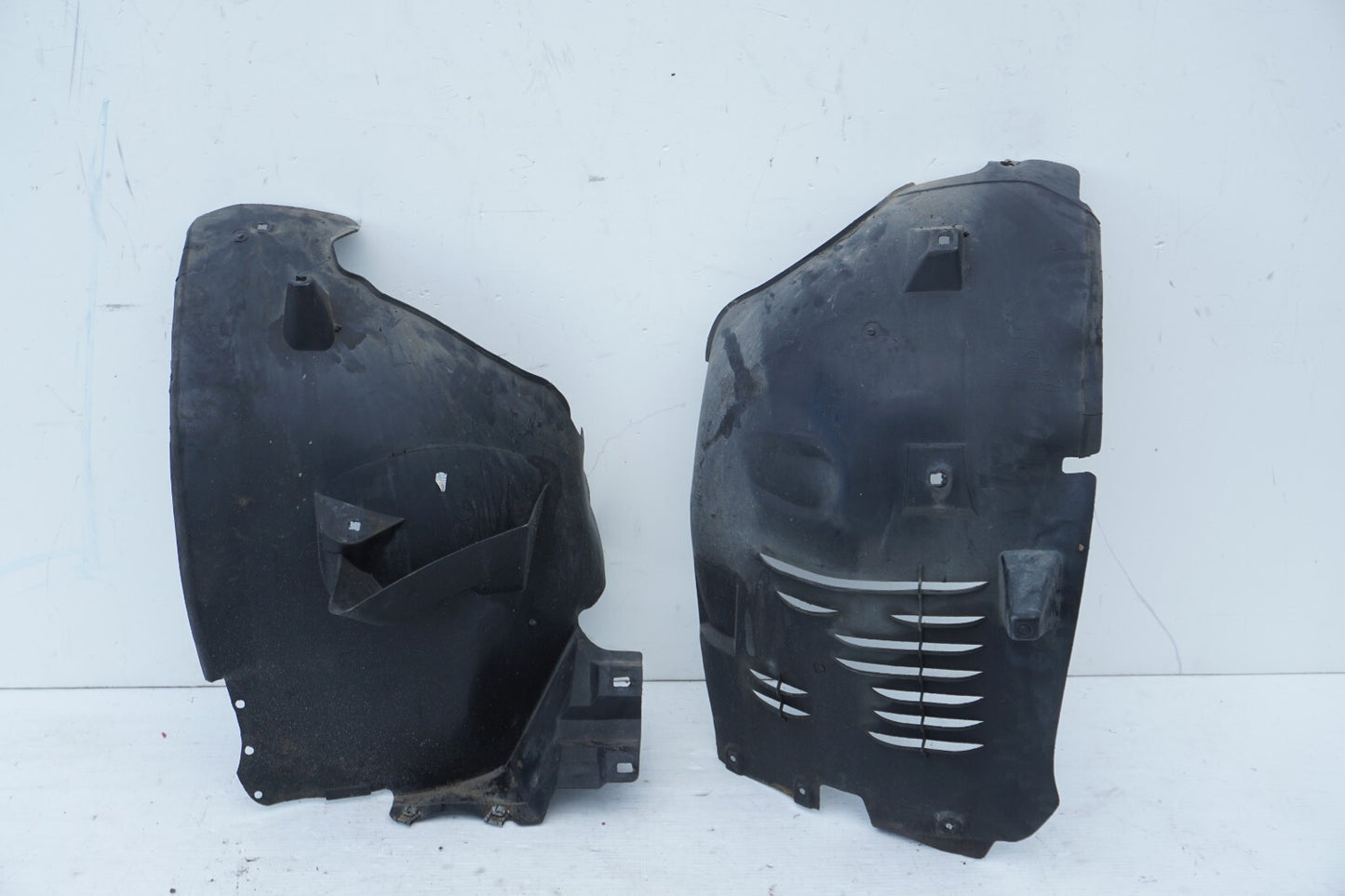 03-06 Mercedes SL500 Front Inner Fender Liner Splash Guard Left Driver OEM