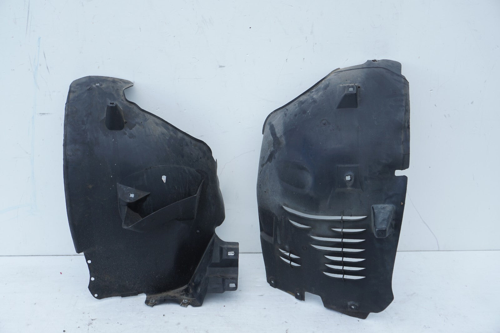 03-06 Mercedes SL500 Front Inner Fender Liner Splash Guard Left Driver OEM
