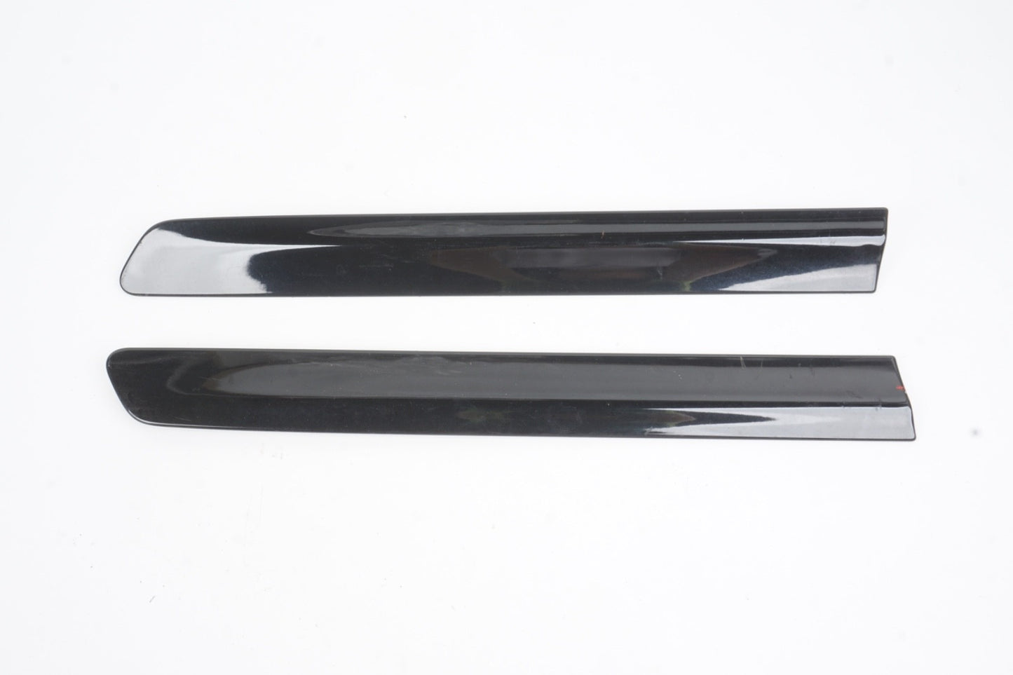 2006-2013 VOLVO C70 Left Right Rear Quarter Panel Outer Trim Molding Black OEM