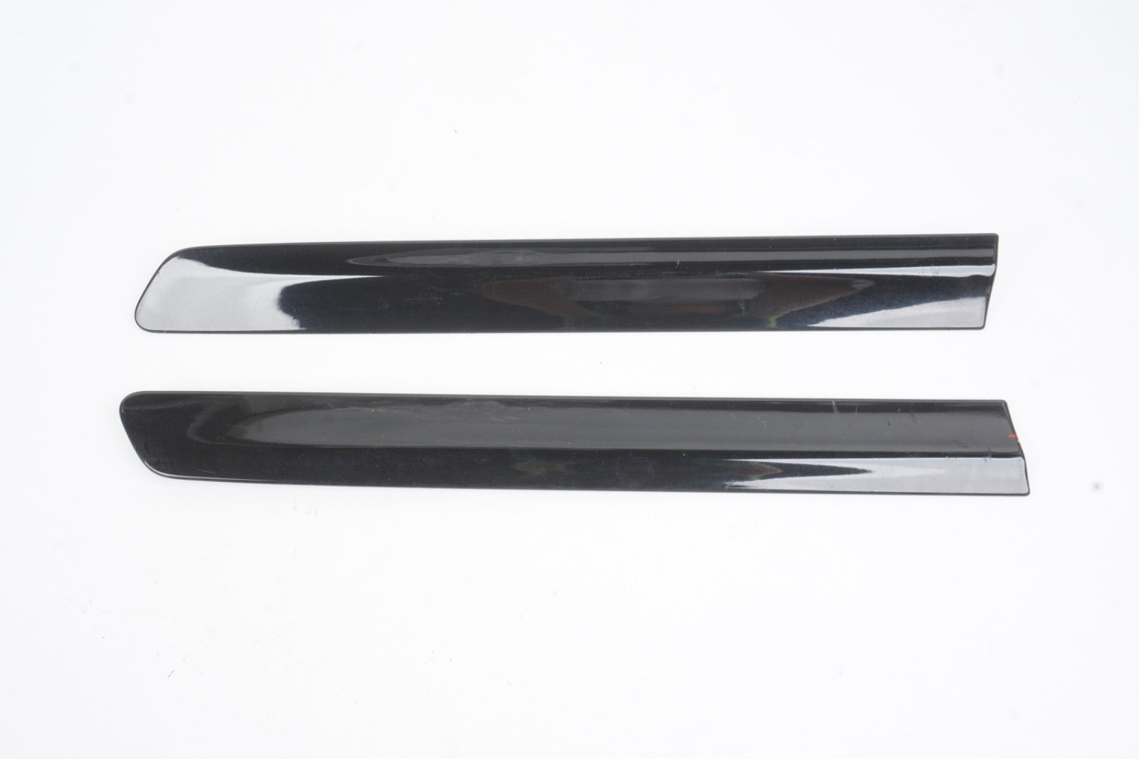2006-2013 VOLVO C70 Left Right Rear Quarter Panel Outer Trim Molding Black OEM