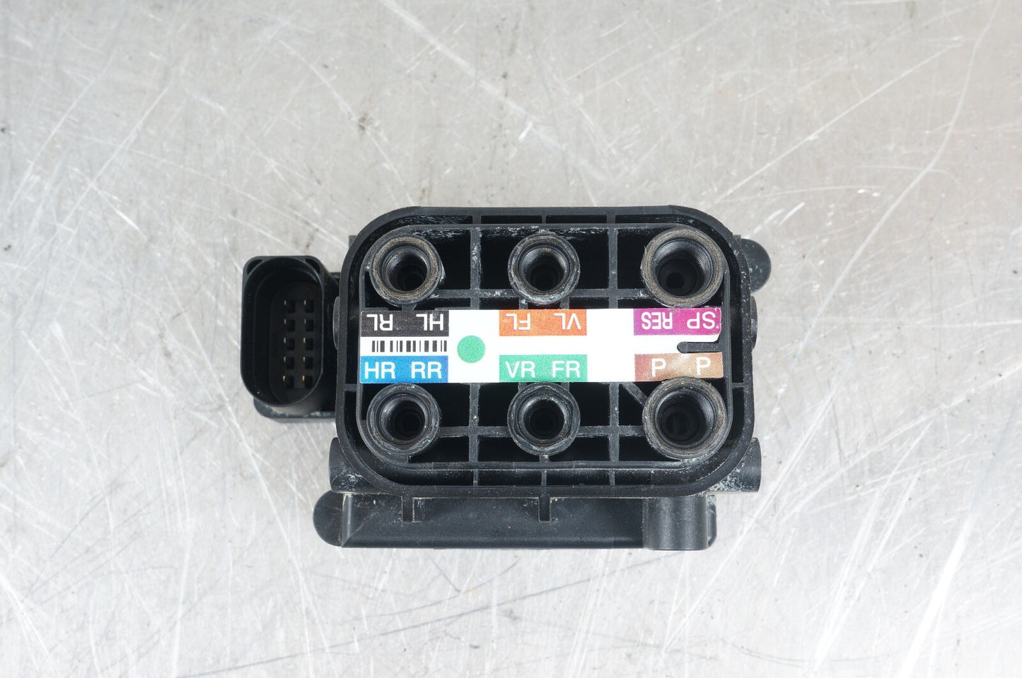 2012-2018 AUDI BENTLEY A7 A8 A8L S7 S8 RS7 AIR SUSPENSION CONTROL VALVE BLOCK