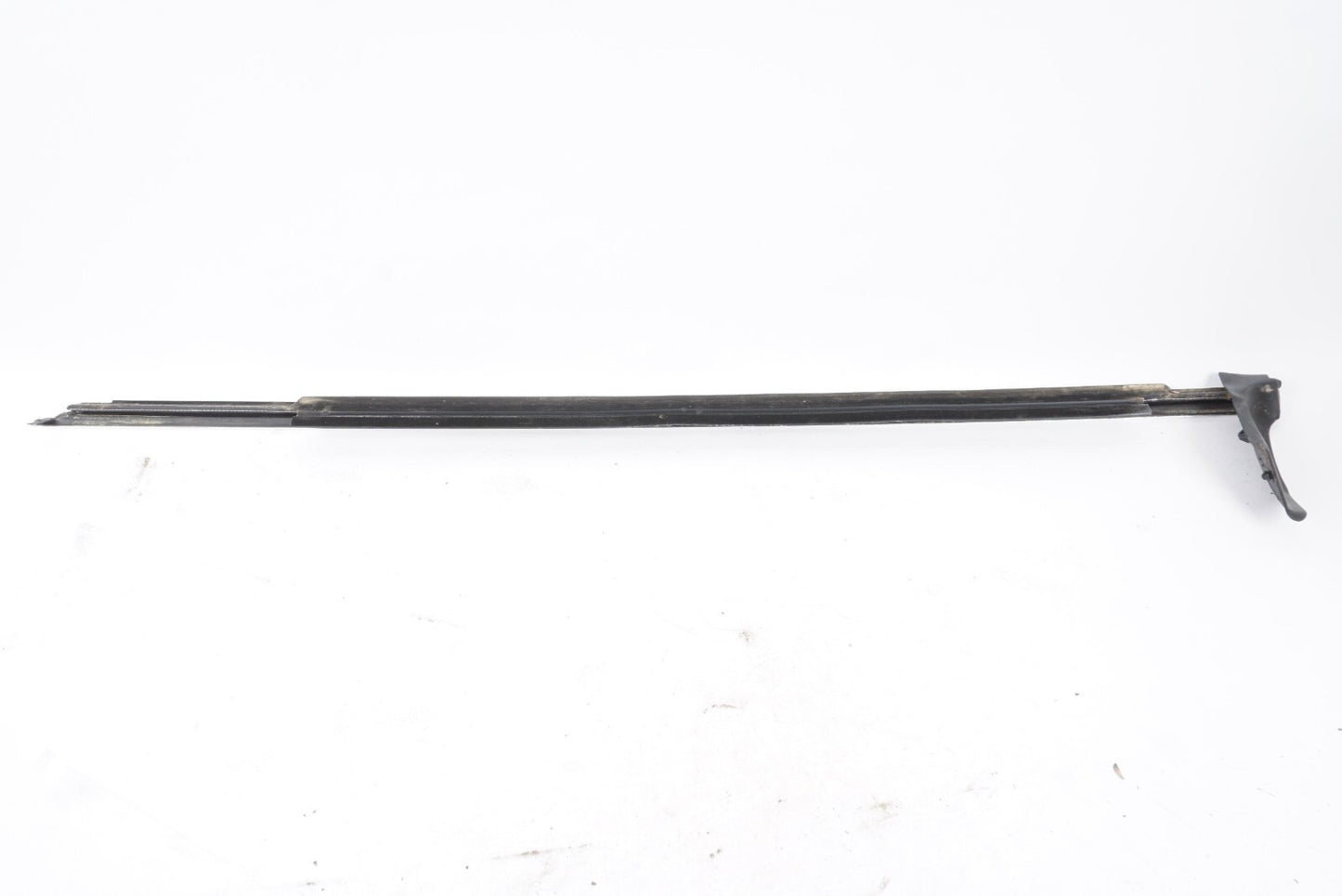11-17 AUDI A8L FRONT RIGHT PASSEGER SIDE DOOR WINDOW BELT MOLDING CHROME OEM