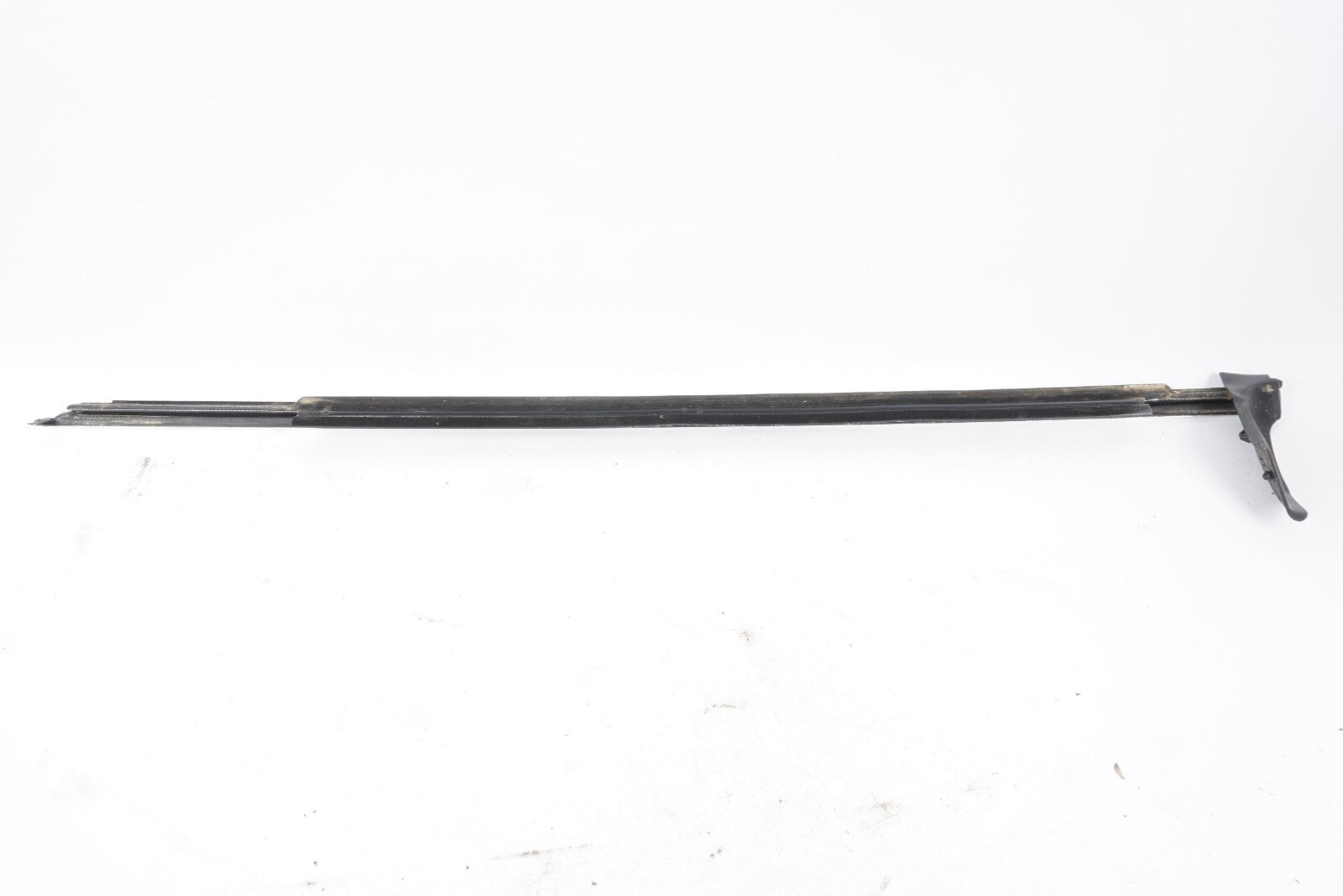 11-17 AUDI A8L FRONT RIGHT PASSEGER SIDE DOOR WINDOW BELT MOLDING CHROME OEM