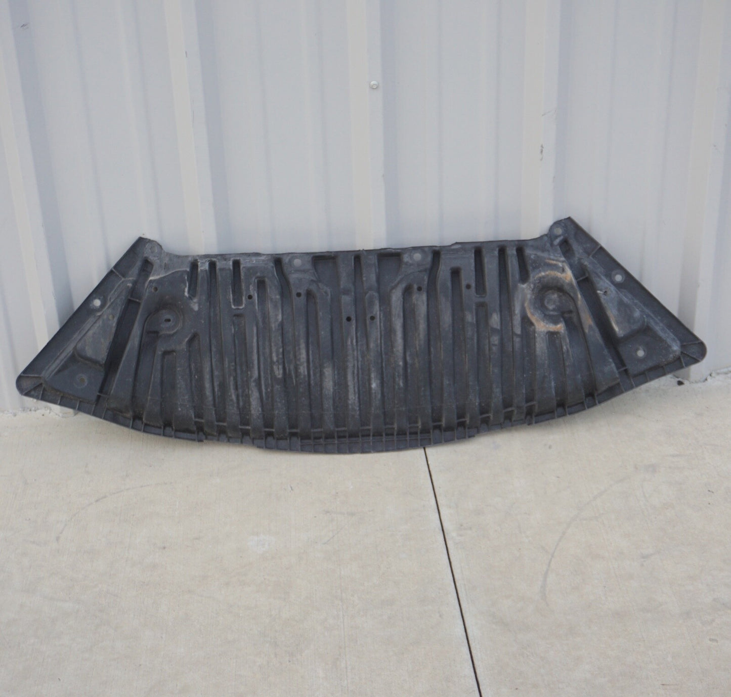 2008 - 2014 MERCEDES C200 C250 C300 C350 Engine Front Lower Mud Flap Splash Guar