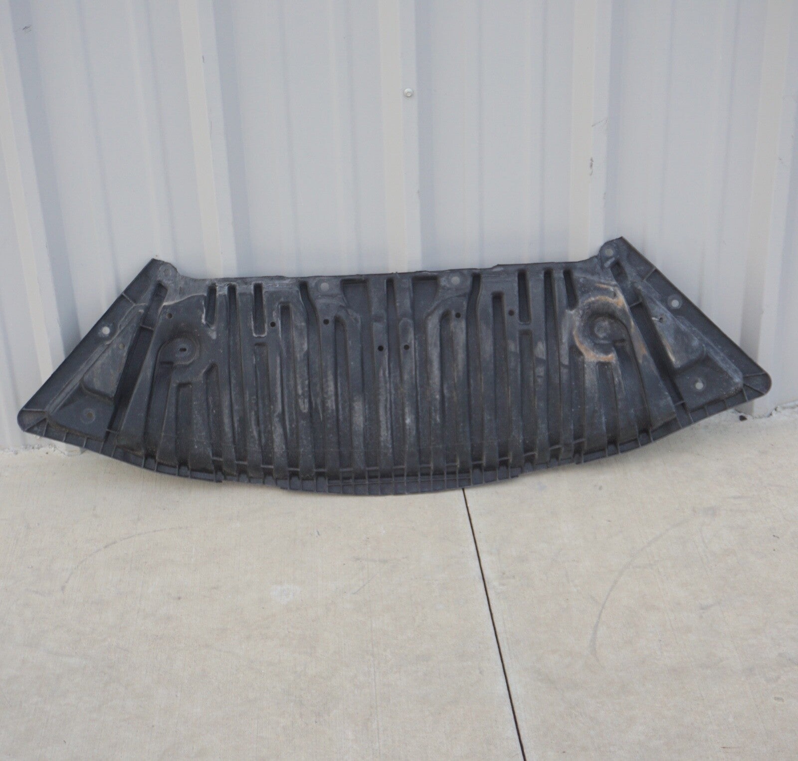 2008 - 2014 MERCEDES C200 C250 C300 C350 Engine Front Lower Mud Flap Splash Guar