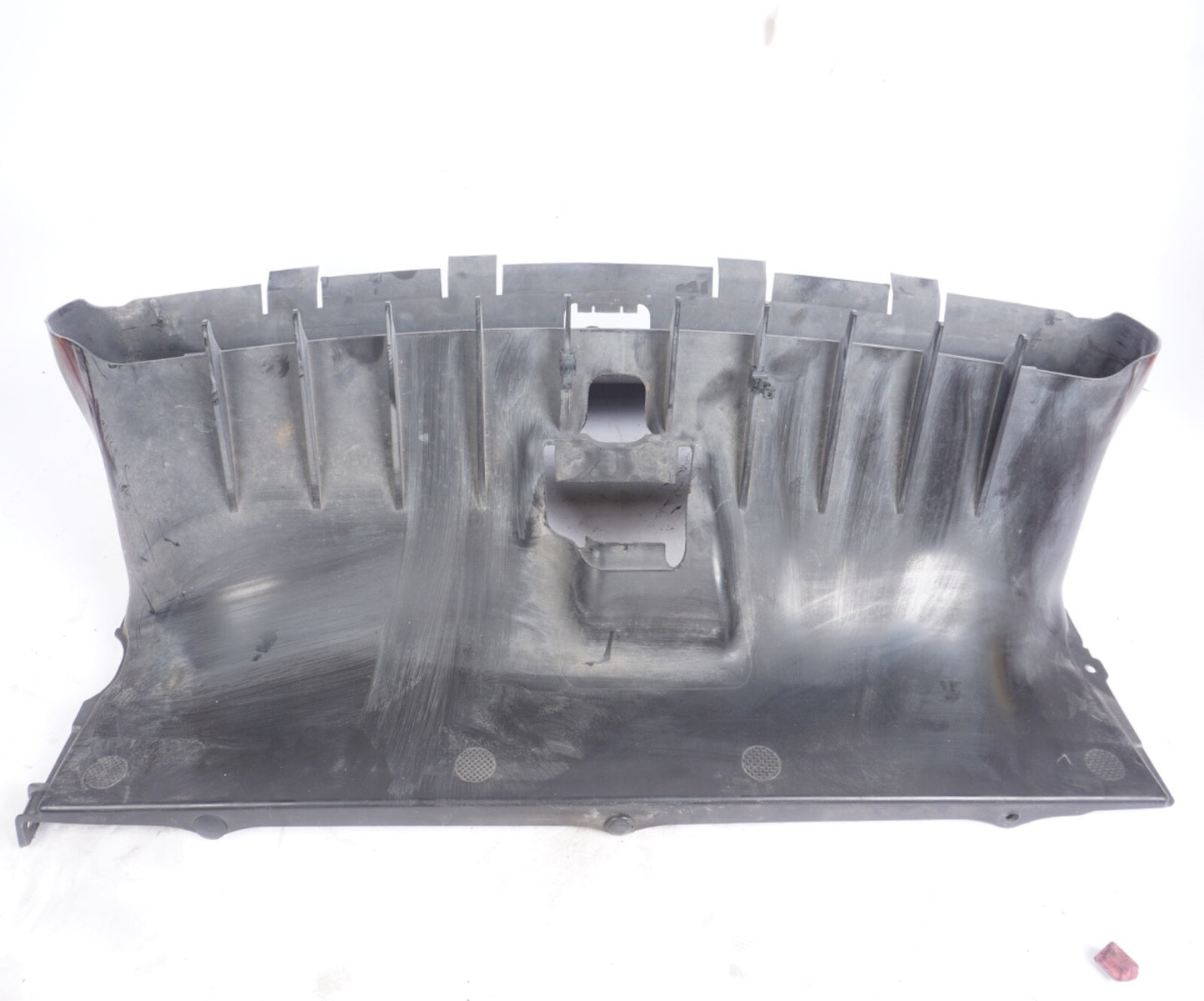 2011 - 2017 PORSCHE CAYENNE RADIATOR SHUTTER GRILLE ASSEMBLY 7P5121293C