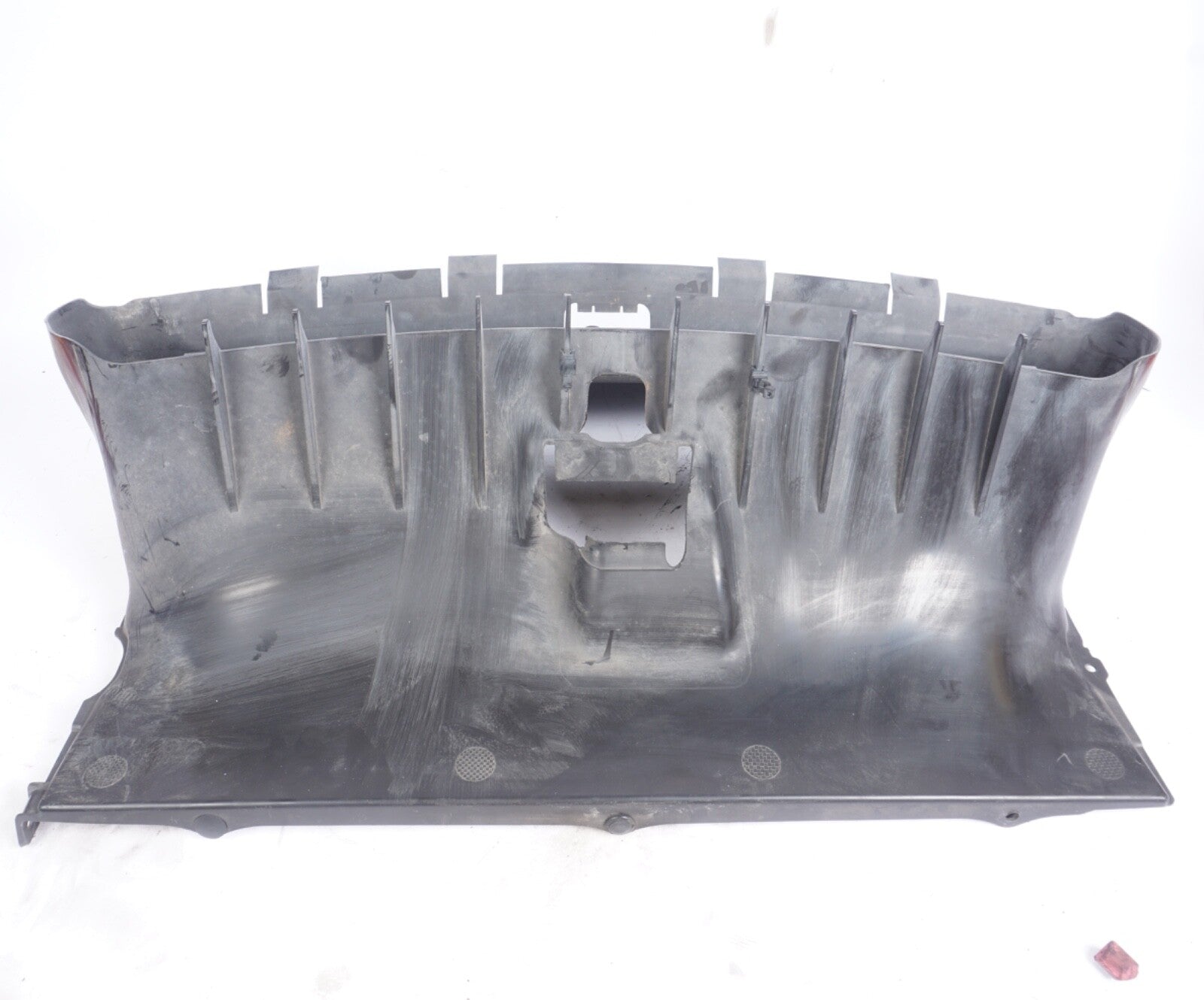 2011 - 2017 PORSCHE CAYENNE RADIATOR SHUTTER GRILLE ASSEMBLY 7P5121293C