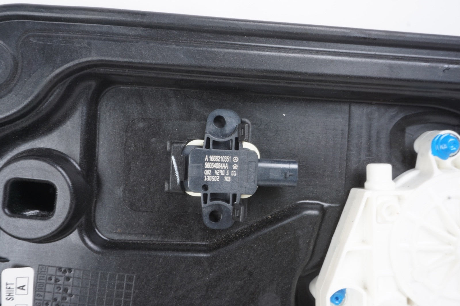 2012 - 2015 Mercedes GL450 ML500 Rear Left Side Window Regulator Panel OEM