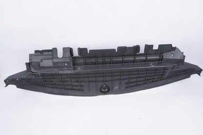 2014 Mercedes W207 E350 Convertible Coupe Engine Radiator Lower Baffle Air Duct