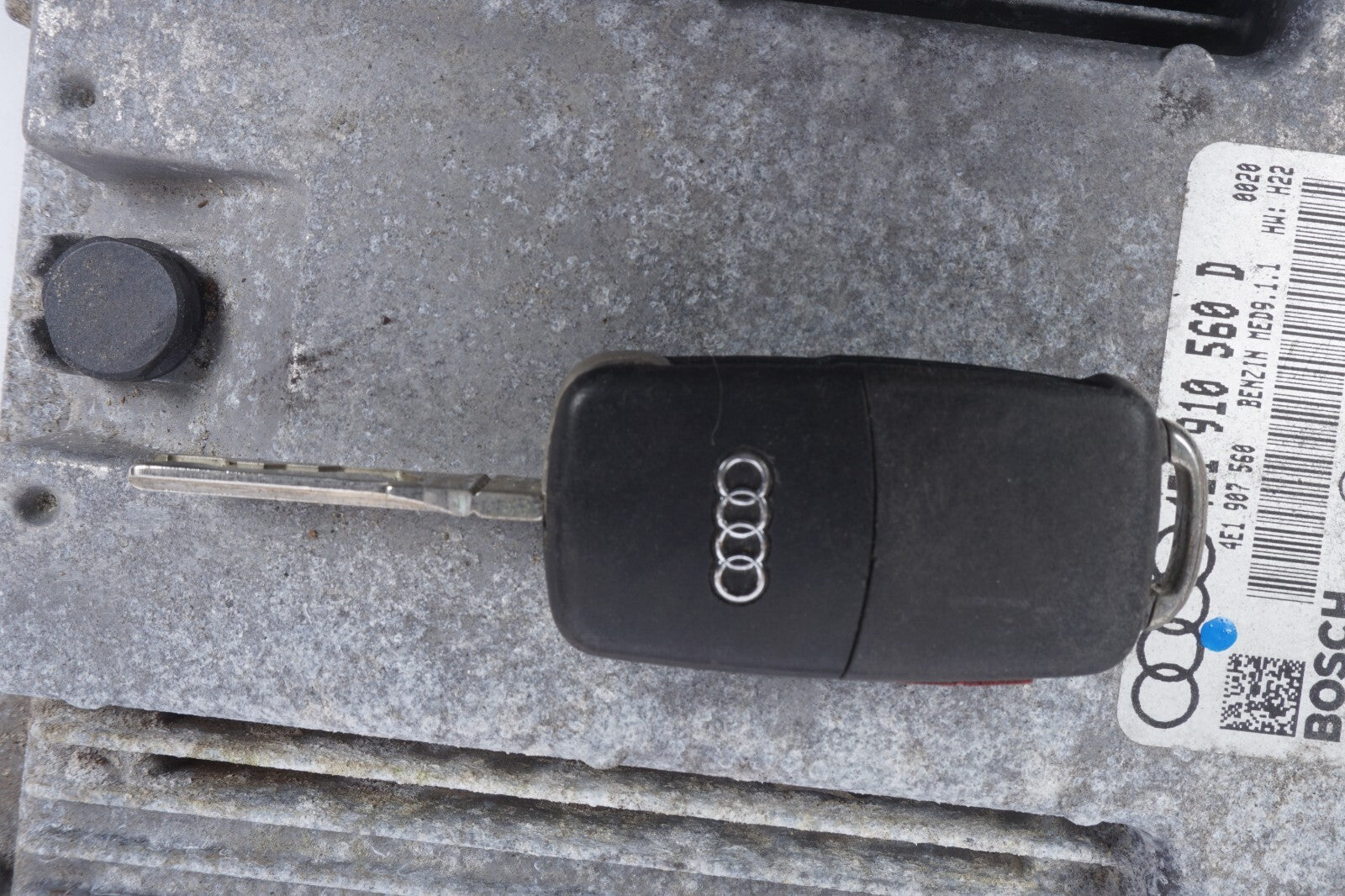 2004 - 2007 Audi A8 A8L 4.2L Ignition Set Key Lock Module Instrument Cluster OEM