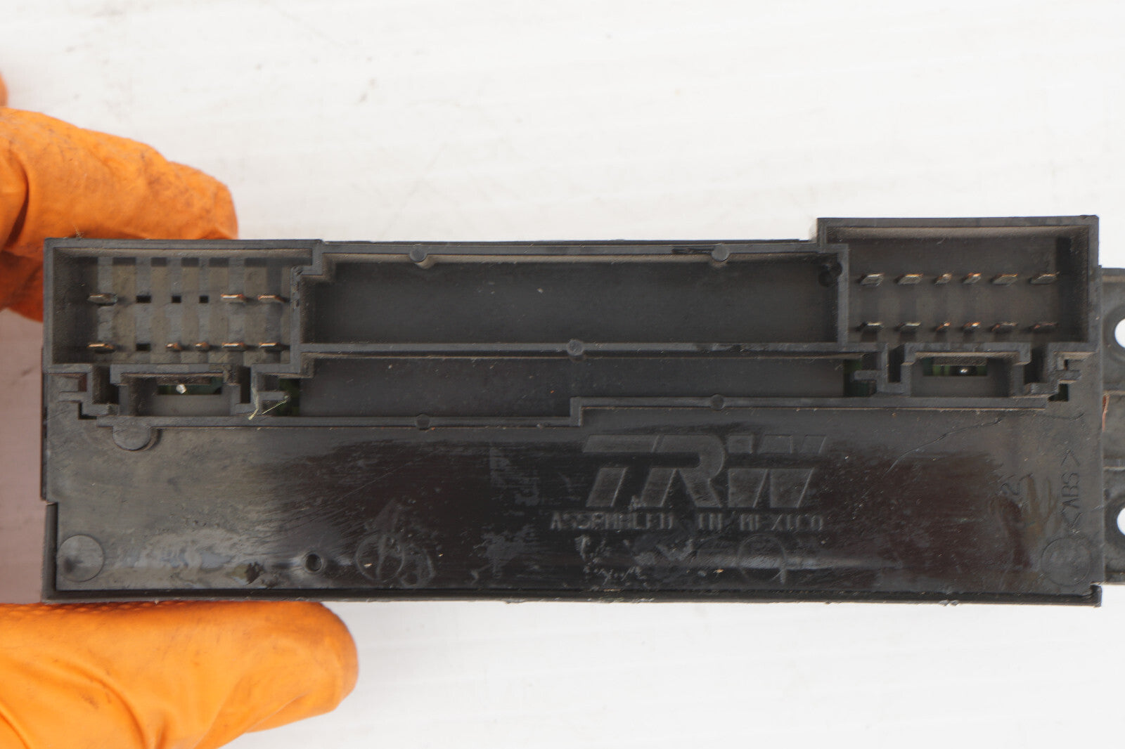 2003 - 2006 CHEVY SILVERADO TAHOE GMC SIERRA LEFT POWER WINDOW MASTER SWITCH OEM