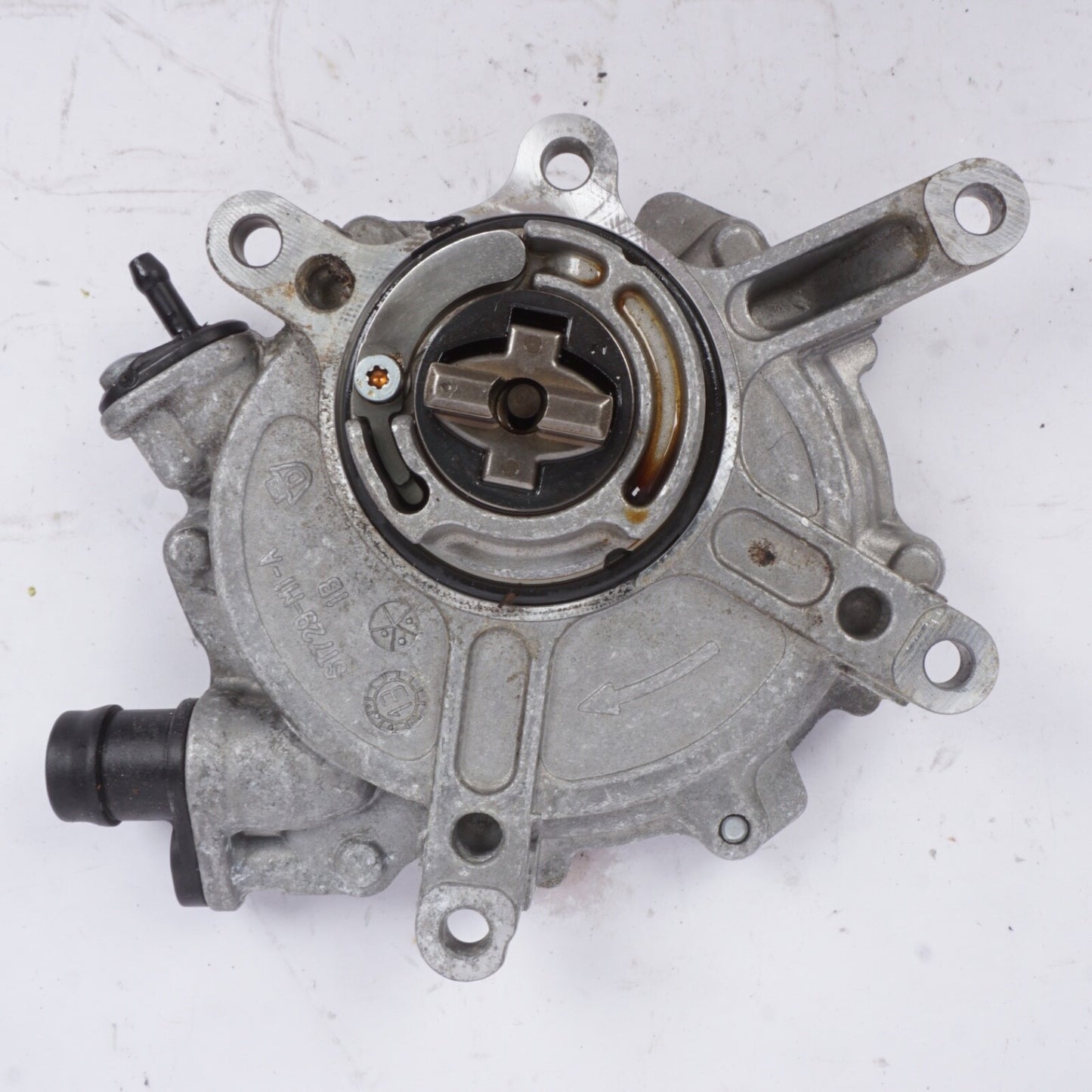 12-18 Mercedes W207 E350 Engine Motor Brake Vacuum Pump 2762300265 OEM
