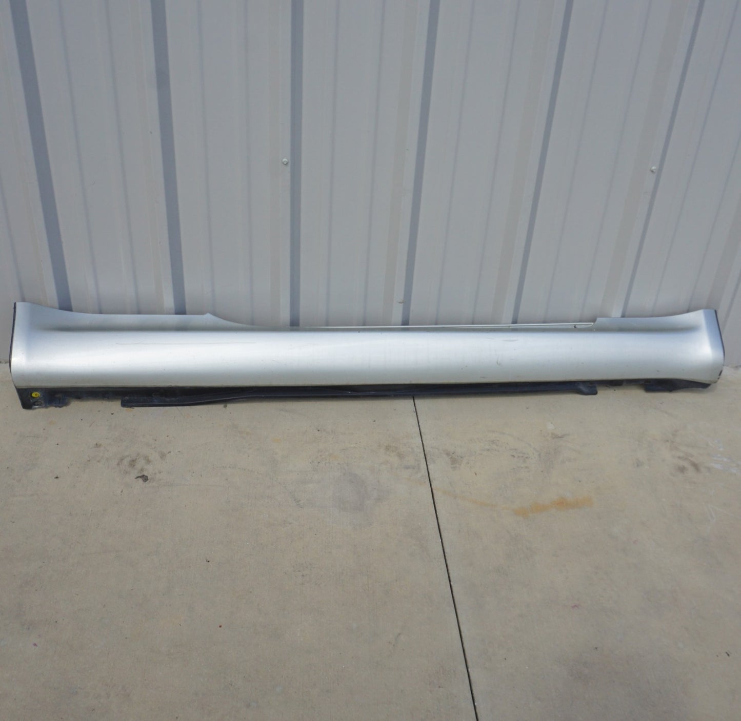2002 - 2005 LEXUS SC430 Z40 RIGHT DRIVER SIDE ROCKER PANEL SKIRT MOLDING SILVER