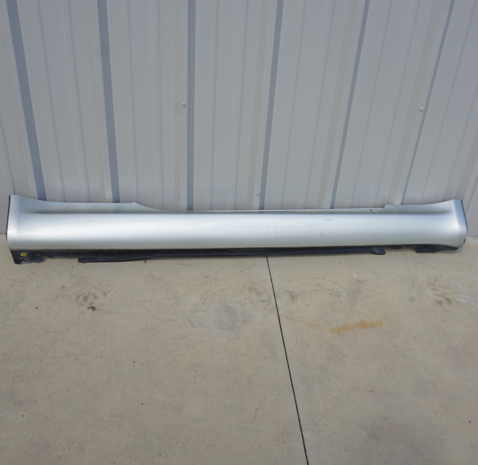 2002 - 2005 LEXUS SC430 Z40 RIGHT DRIVER SIDE ROCKER PANEL SKIRT MOLDING SILVER