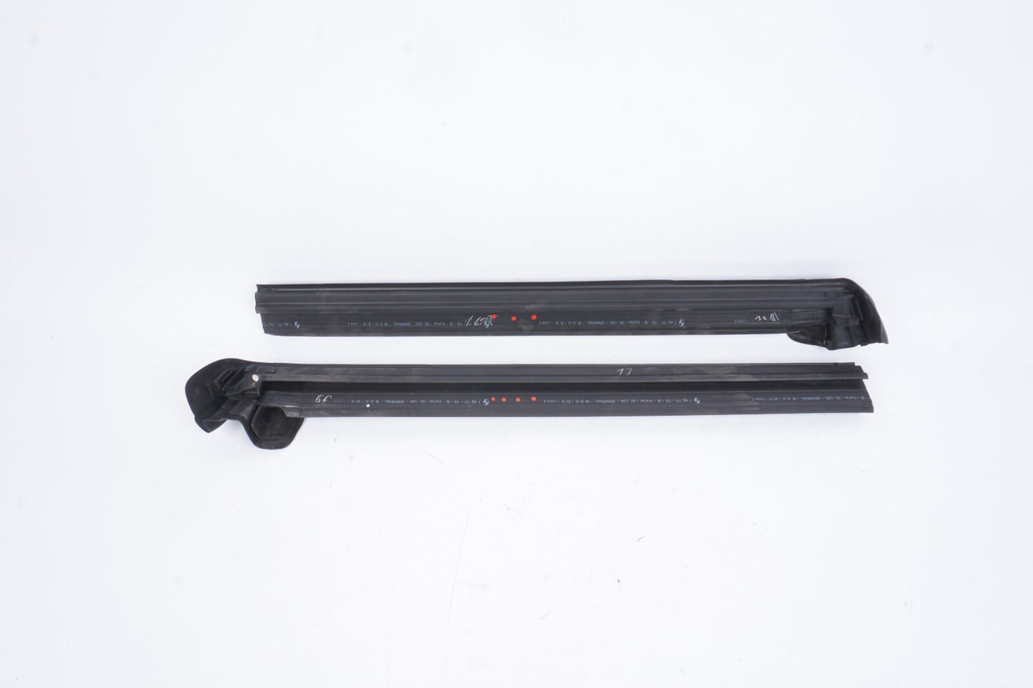 21 - 24 BMW 430I Convertible Rear Weatherstrip Seal Cover Left & Right OEM