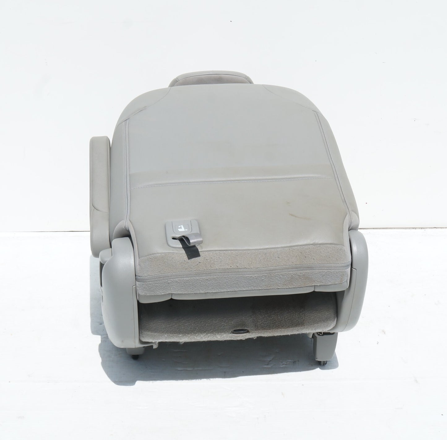 2011 - 2017 HONDA ODYSSEY 2RD ROW SEAT LEFT DRIVER SIDE OEM