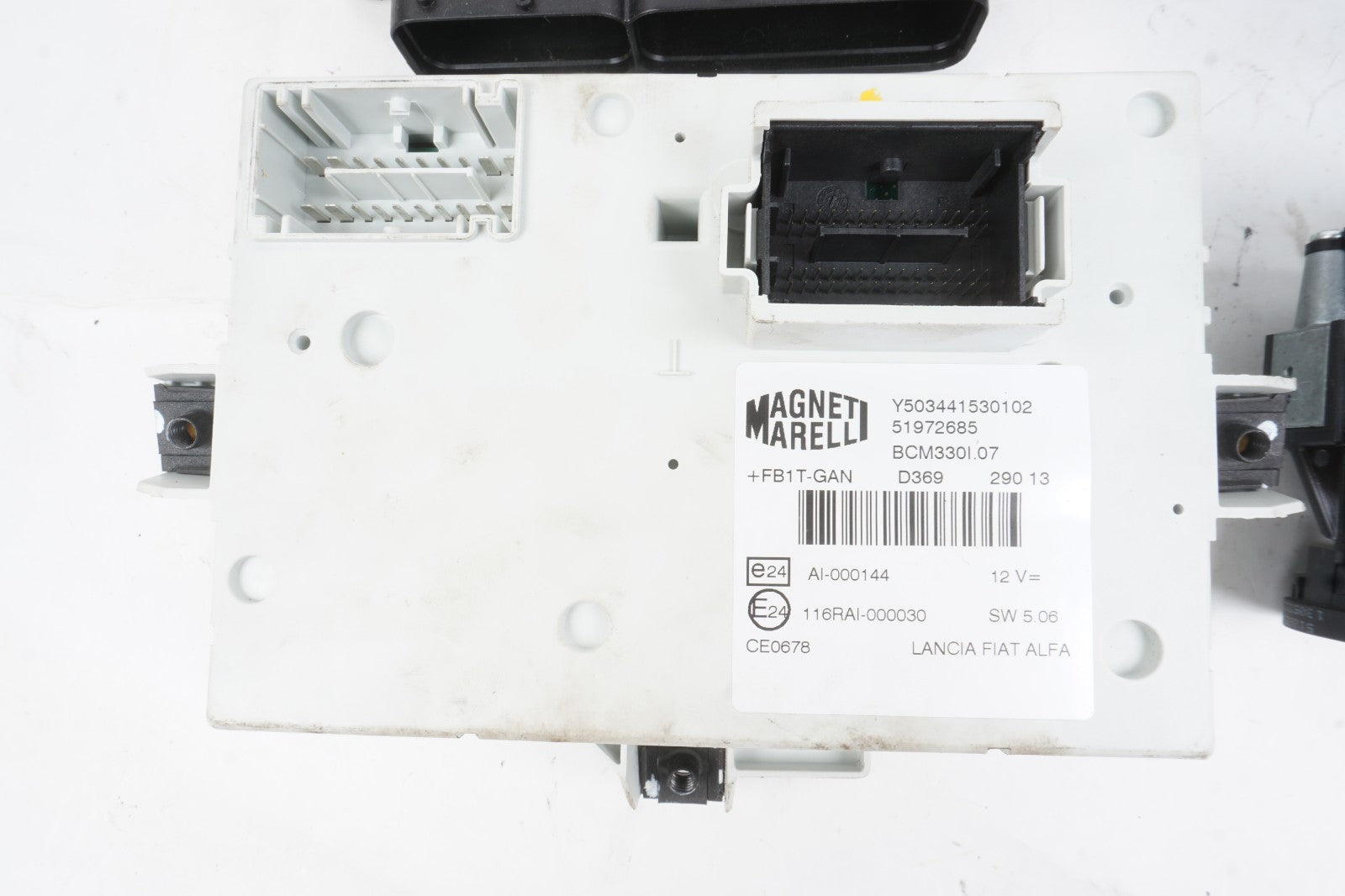2014 2015 Fiat 500L Ignition Set Key Lock Module OEM