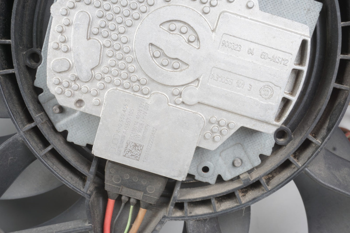 2011 - 2018 Audi A8L A8 3.0l Radiator Cooling Fan & Shroud OEM
