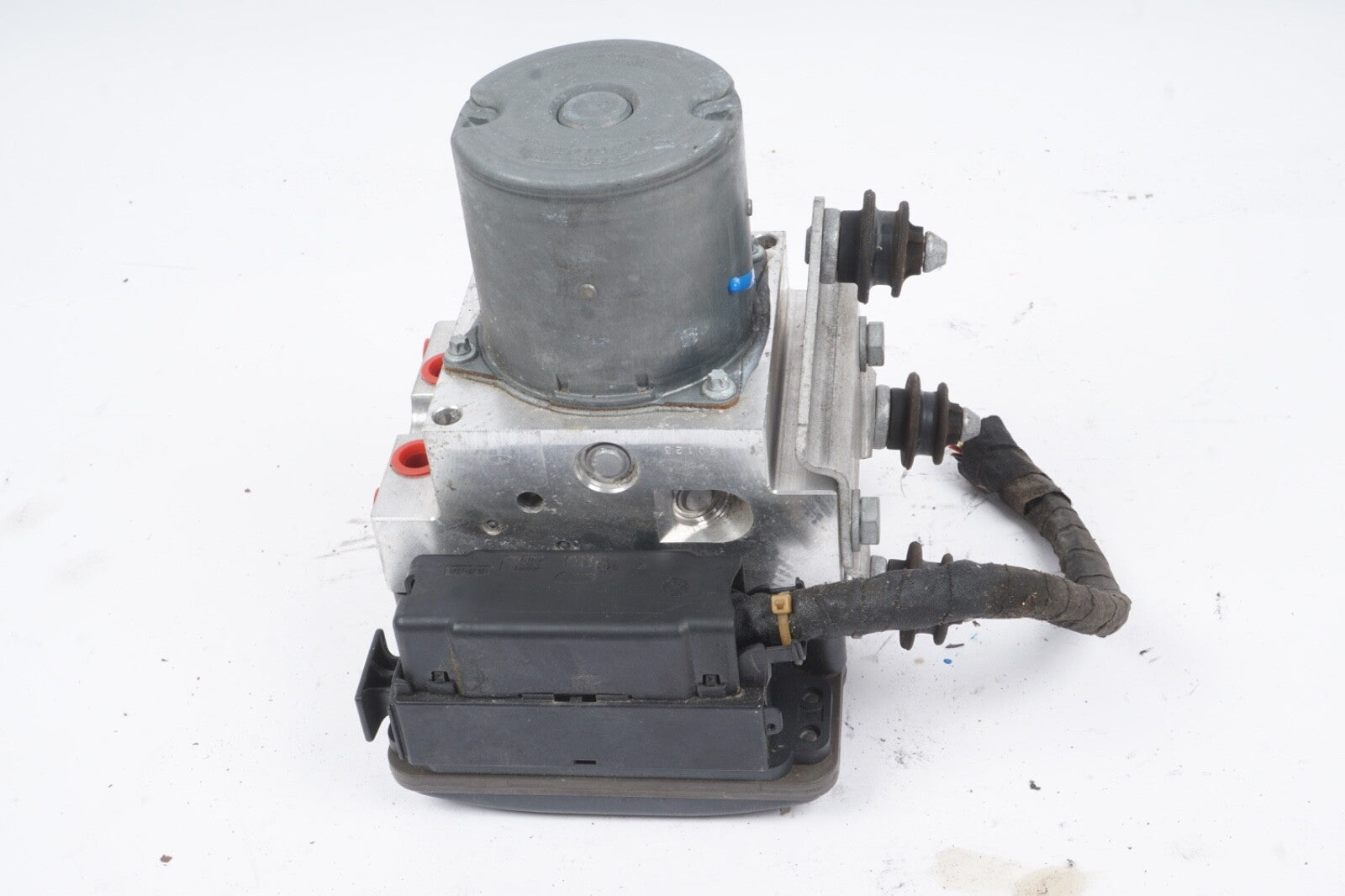 2011-2014 AUDI A8 A8L S8 ABS ANTI LOCK BRAKE PUMP MODULE W/ ADAPTIVE CRUISE OEM