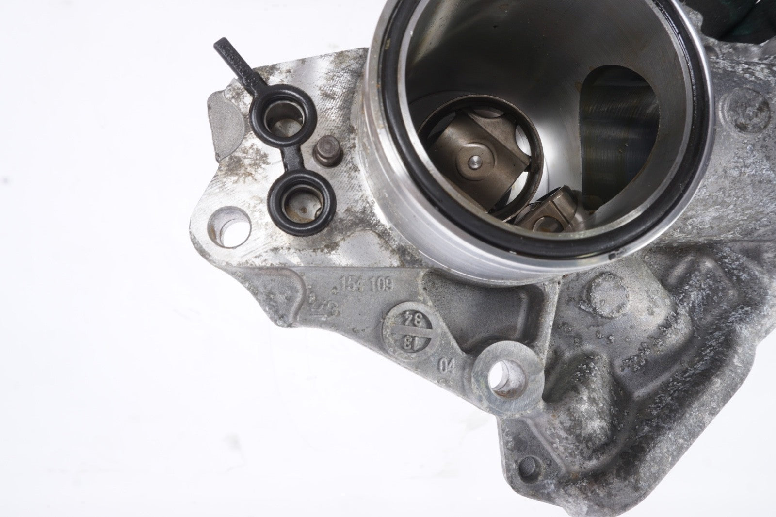 2014-2017 MERCEDES W222 S550 4.6L V8 HIGH PRESSURE FUEL PUMP HOUSING OEM