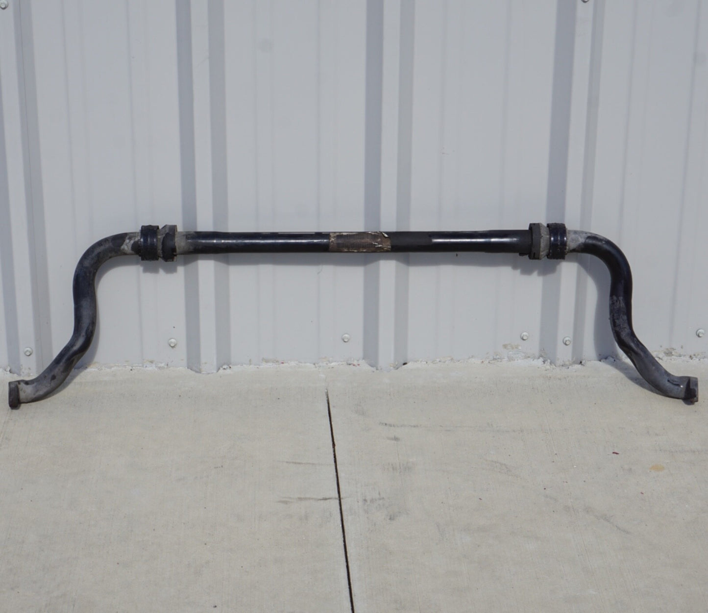 2011 - 2018 PORSCE CAYENNE - Front SWAY / Stabilizer BAR 7L0411025G
