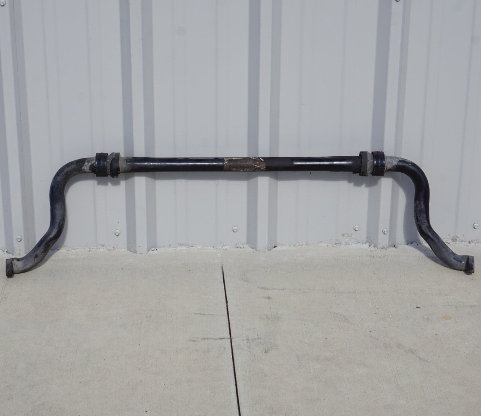2011 - 2018 PORSCE CAYENNE - Front SWAY / Stabilizer BAR 7L0411025G