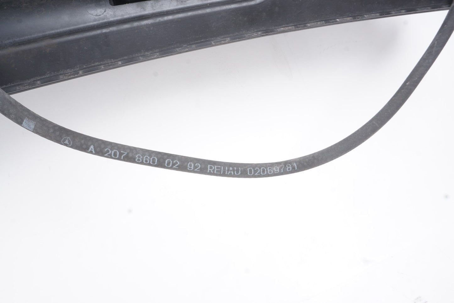 2011-2017 Mercedes W207 E350 Convertible Coupe Windshield Wiper Cowl Cover OEM