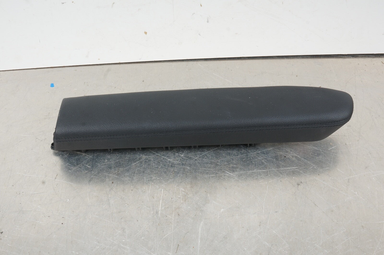 07 08 09 MERCEDES-BENZ S550 REAR RIGHT PASS SIDE DOOR PANEL TRIM ARMREST OEM